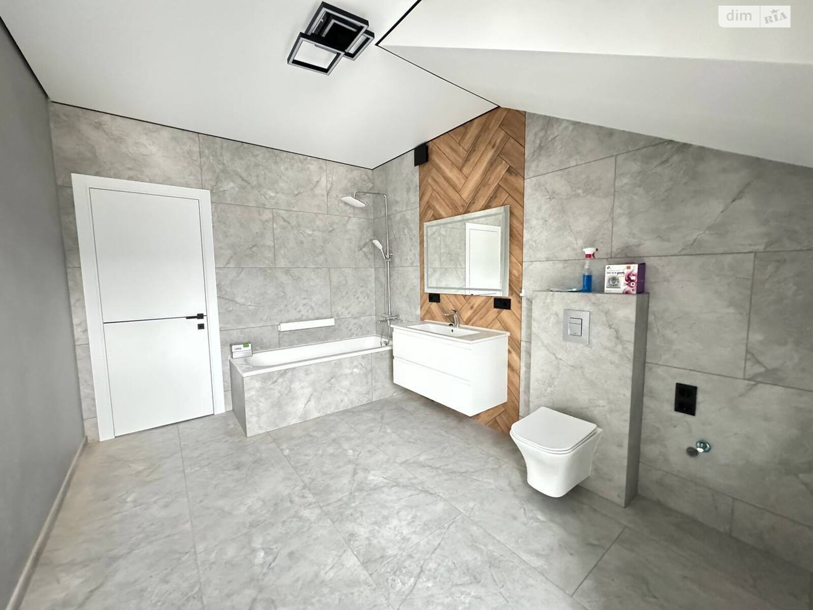 двоповерховий таунхаус без меблів, 125 кв. м, цегла. Продаж у Івано-Франківську фото 1 двоповерховий таунхаус без меблів, 125 кв. м, цегла. Продаж у Івано-Франківську фото 1