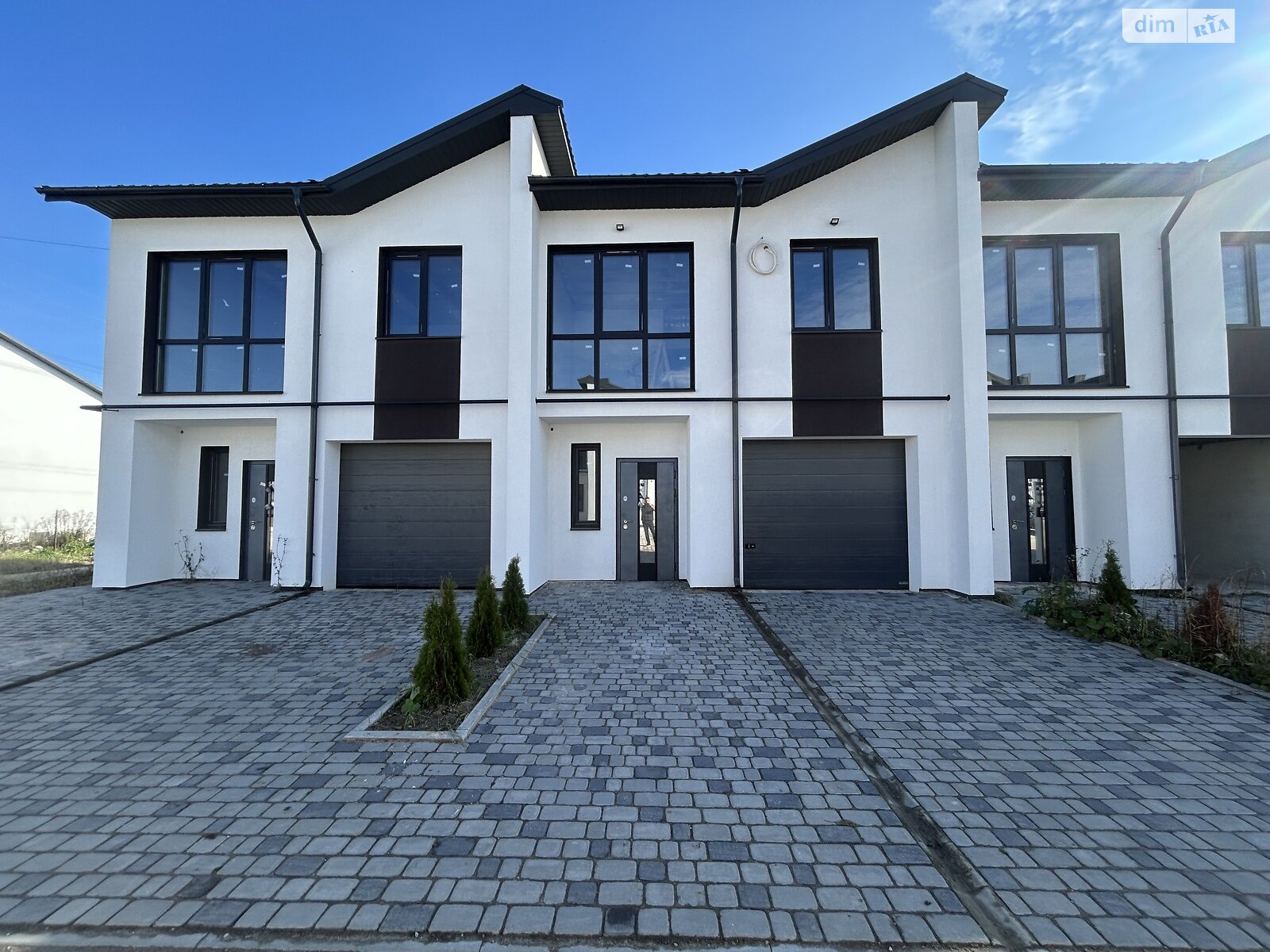 двухэтажный таунхаус, 120 кв. м, кирпич. Продажа в Ивано-Франковске фото 1 двухэтажный таунхаус, 120 кв. м, кирпич. Продажа в Ивано-Франковске фото 1