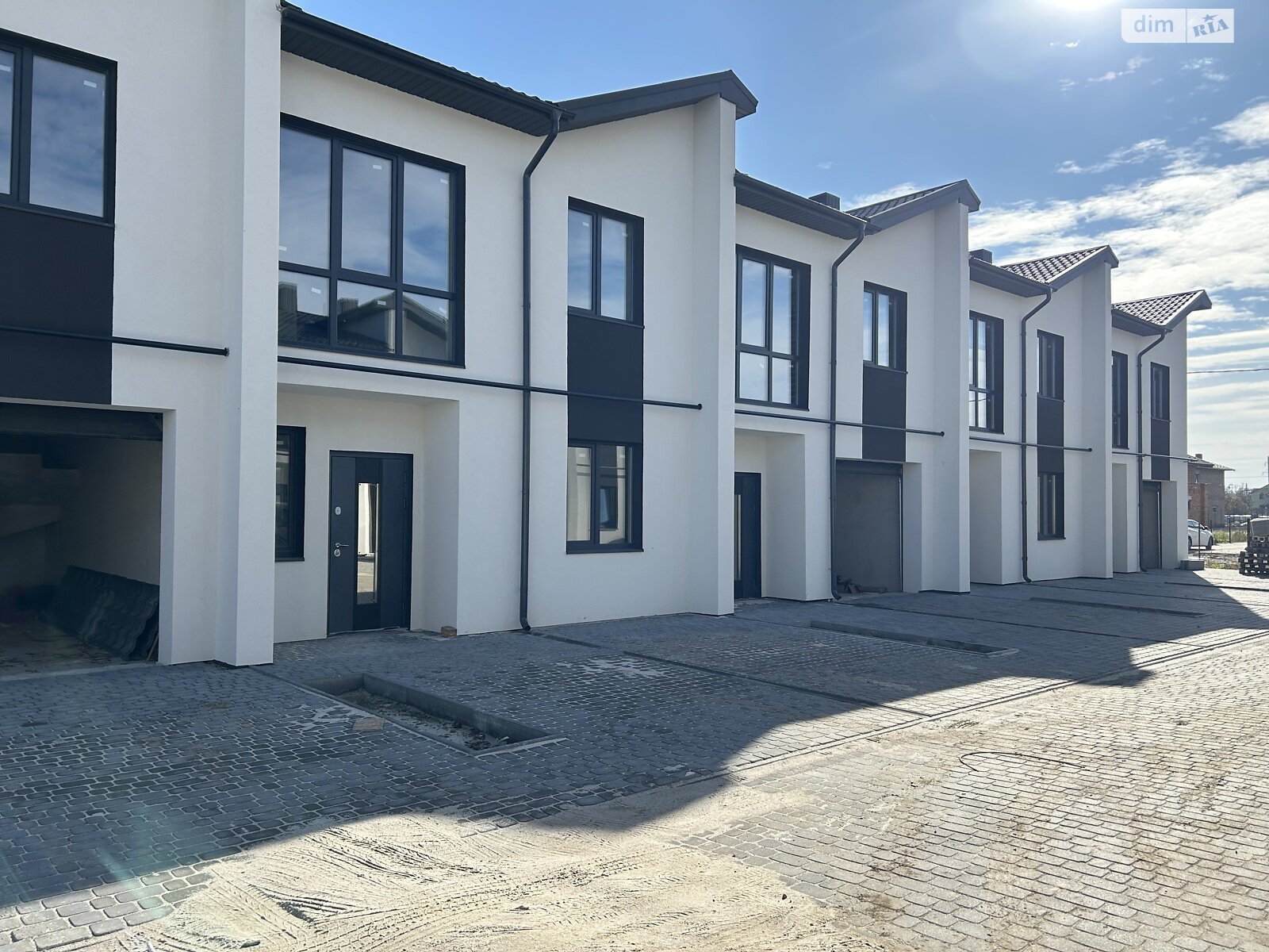 двухэтажный таунхаус, 120 кв. м, кирпич. Продажа в Ивано-Франковске фото 1 двухэтажный таунхаус, 120 кв. м, кирпич. Продажа в Ивано-Франковске фото 1