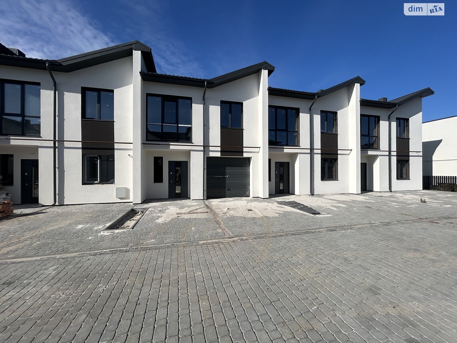 двухэтажный таунхаус, 120 кв. м, кирпич. Продажа в Ивано-Франковске фото 1 двухэтажный таунхаус, 120 кв. м, кирпич. Продажа в Ивано-Франковске фото 1