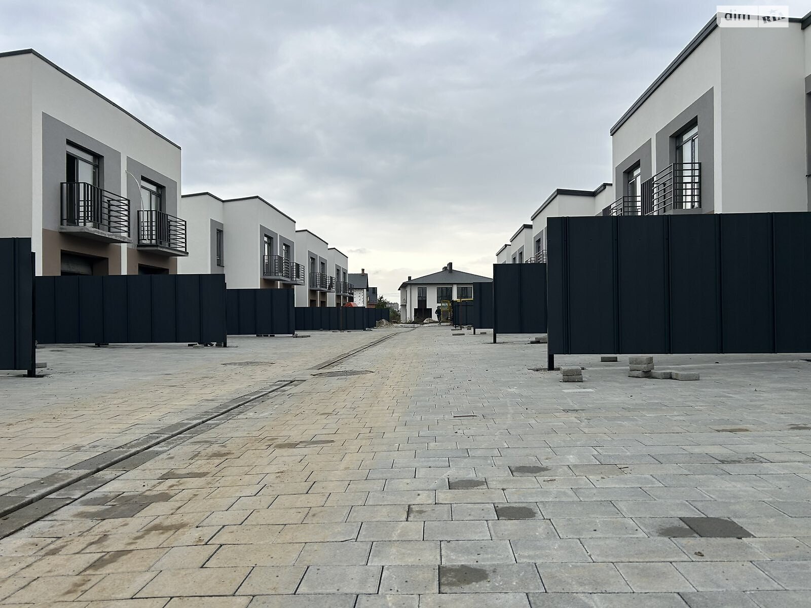 двоповерховий таунхаус, 135 кв. м, кирпич. Продаж у Івано-Франківську фото 1 двоповерховий таунхаус, 135 кв. м, кирпич. Продаж у Івано-Франківську фото 1