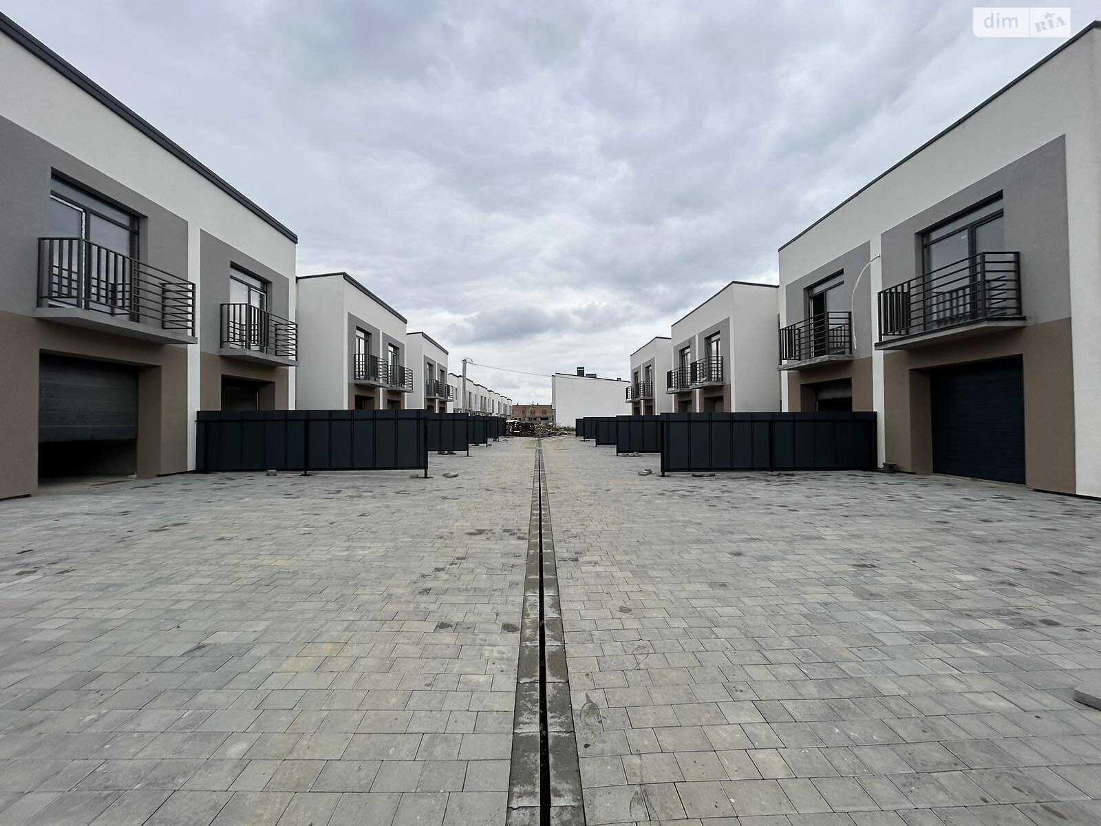 двоповерховий таунхаус, 135 кв. м, кирпич. Продаж у Івано-Франківську фото 1 двоповерховий таунхаус, 135 кв. м, кирпич. Продаж у Івано-Франківську фото 1