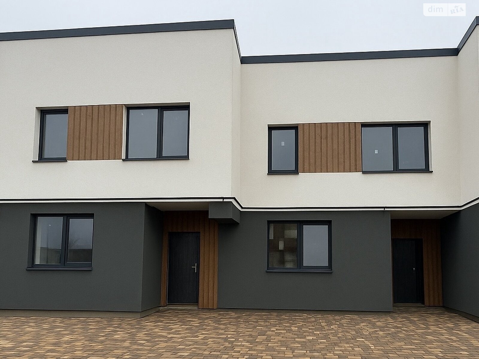 двухэтажный таунхаус без мебели, 118 кв. м, кирпич. Продажа в Ивано-Франковске фото 1