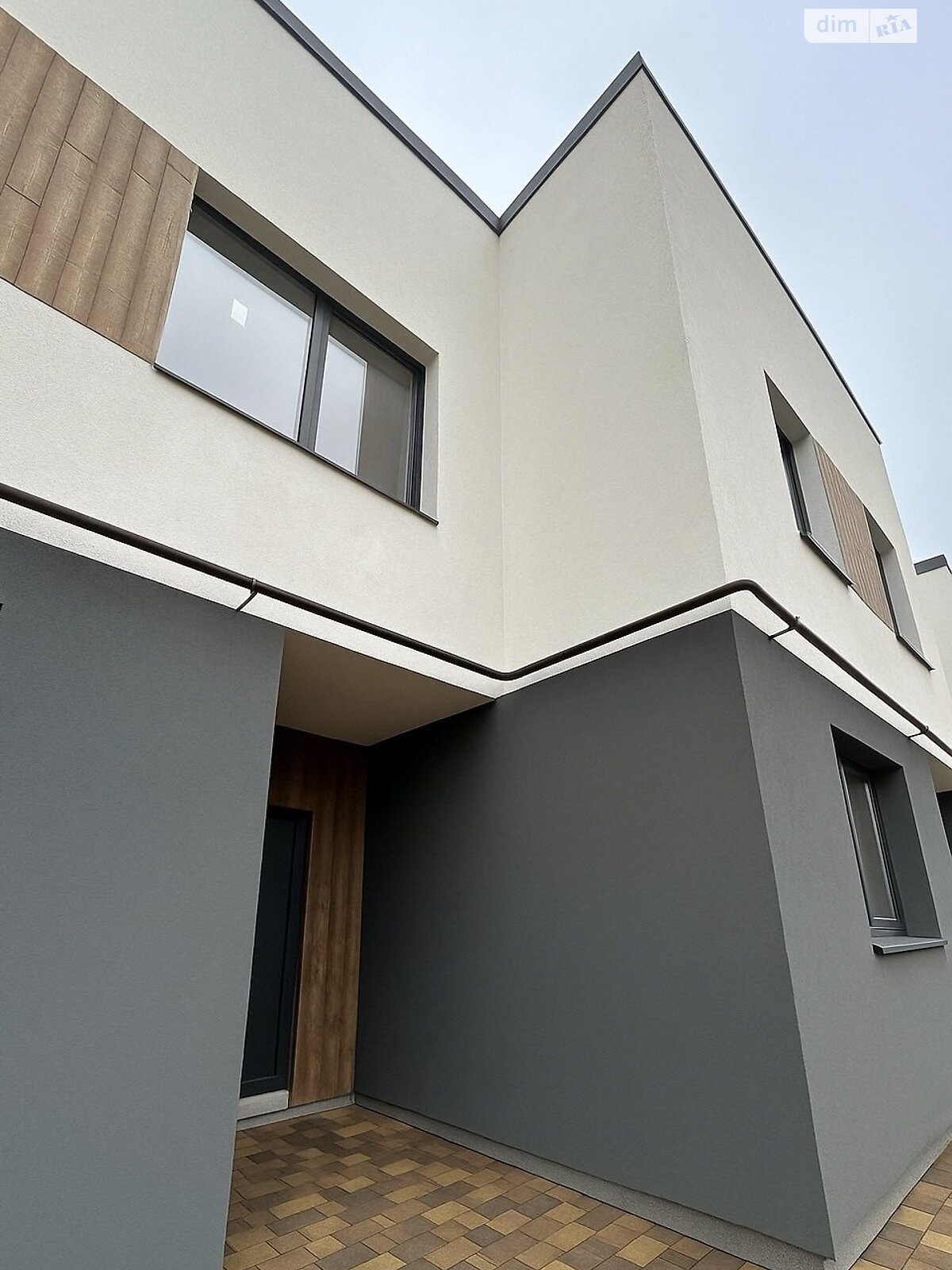 двухэтажный таунхаус без мебели, 118 кв. м, кирпич. Продажа в Ивано-Франковске фото 1