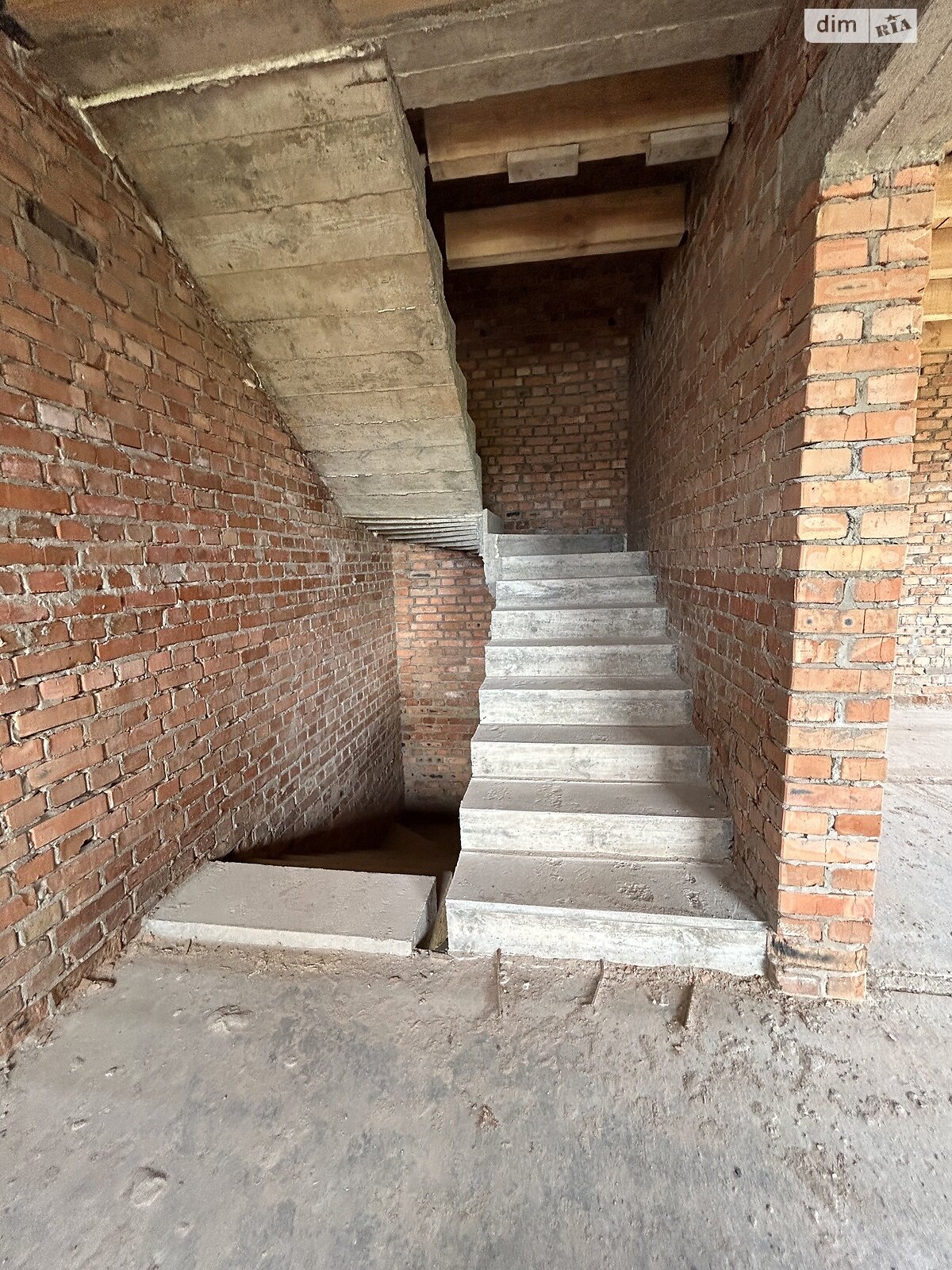 трехэтажный таунхаус, 130 кв. м, кирпич. Продажа в Житомире фото 1 трехэтажный таунхаус, 130 кв. м, кирпич. Продажа в Житомире фото 1
