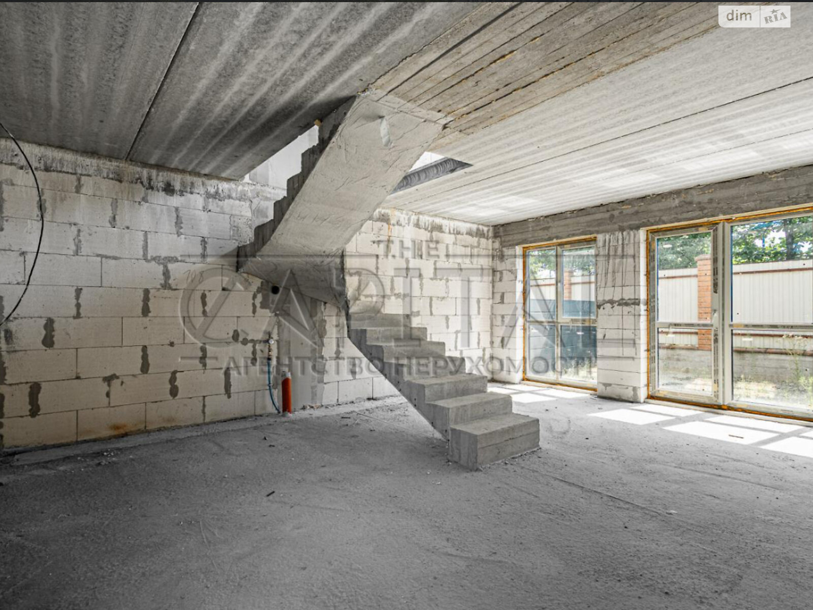 триповерховий таунхаус, 69 кв. м, пеноблок. Продаж в Києві, район Дарницький фото 1 триповерховий таунхаус, 69 кв. м, пеноблок. Продаж в Києві, район Дарницький фото 1