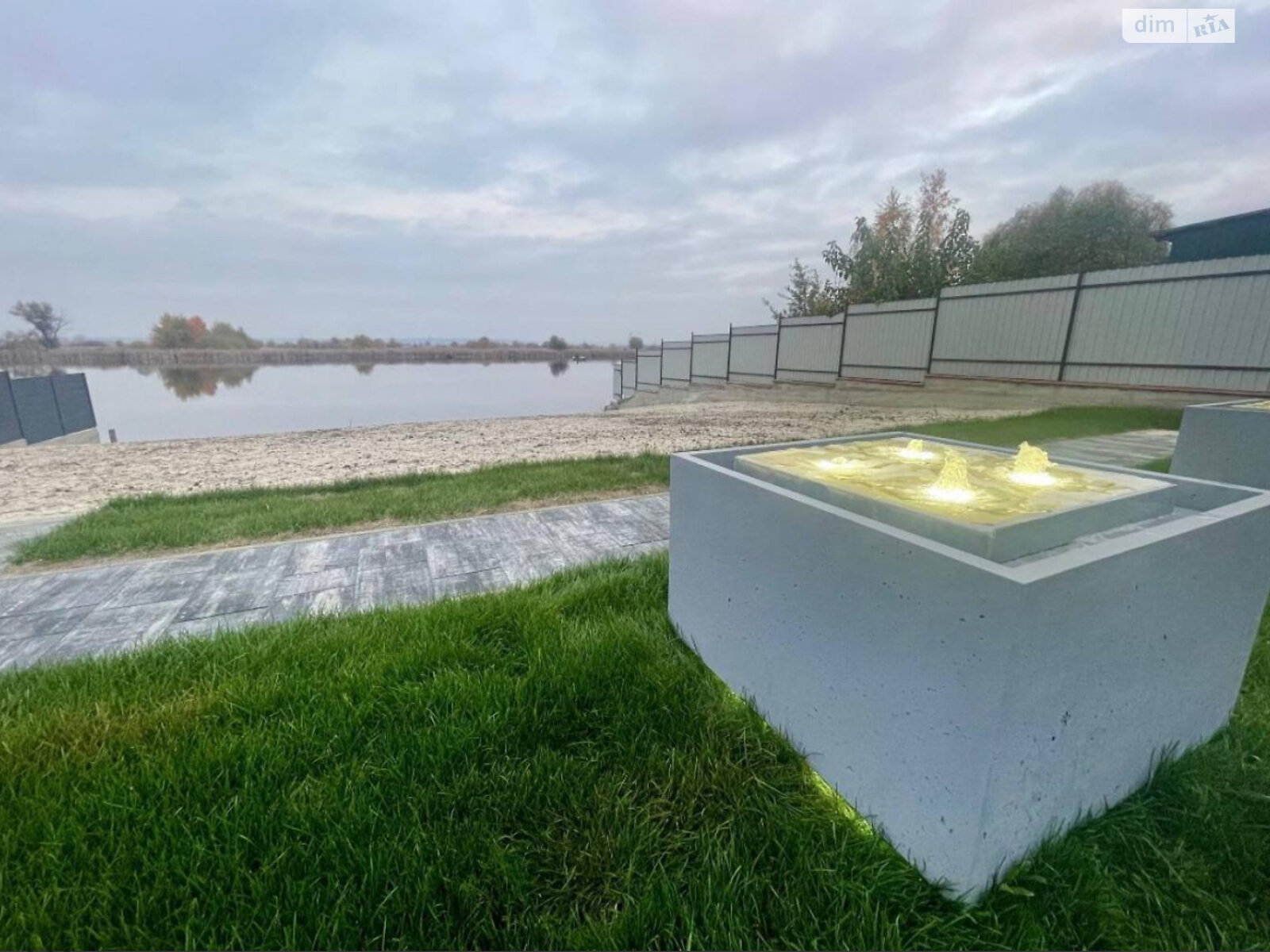 триповерховий таунхаус, 69 кв. м, пеноблок. Продаж в Києві, район Дарницький фото 1 триповерховий таунхаус, 69 кв. м, пеноблок. Продаж в Києві, район Дарницький фото 1