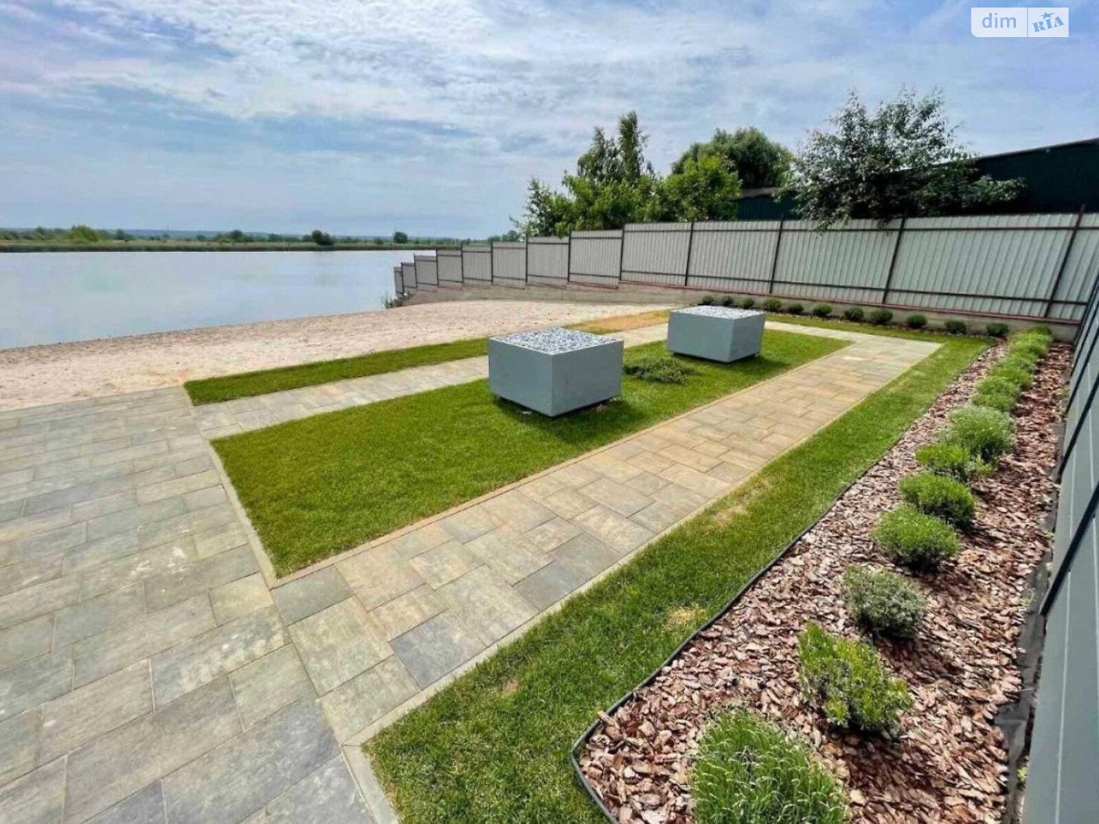 триповерховий таунхаус, 69 кв. м, пеноблок. Продаж в Києві, район Дарницький фото 1 триповерховий таунхаус, 69 кв. м, пеноблок. Продаж в Києві, район Дарницький фото 1