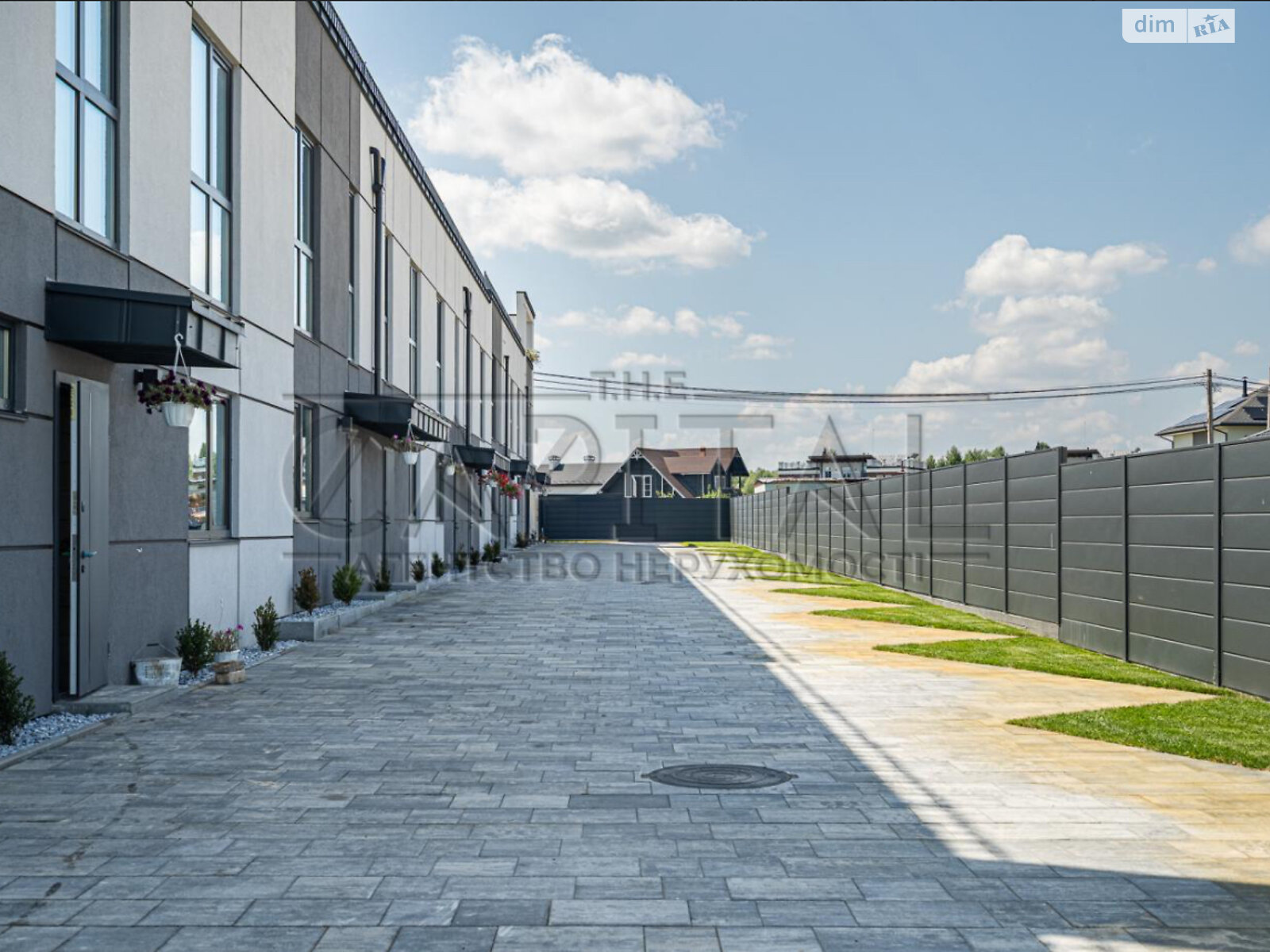 триповерховий таунхаус, 69 кв. м, пеноблок. Продаж в Києві, район Дарницький фото 1 триповерховий таунхаус, 69 кв. м, пеноблок. Продаж в Києві, район Дарницький фото 1