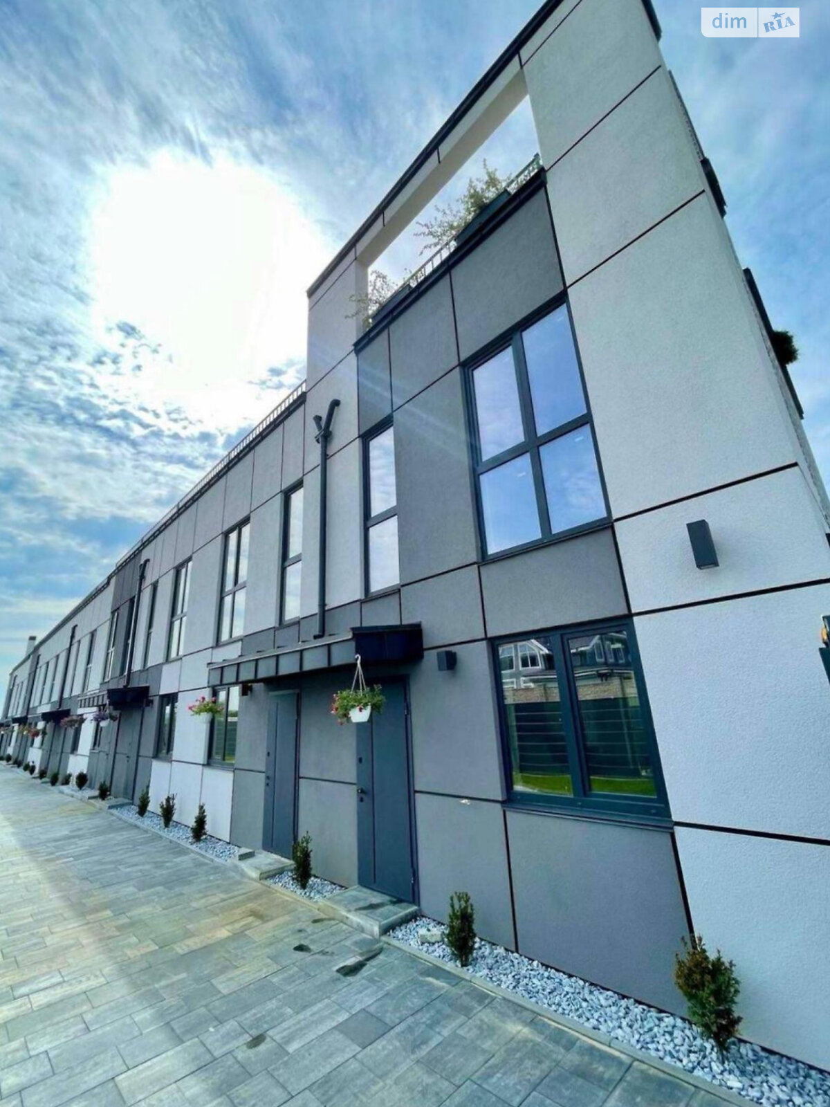 триповерховий таунхаус, 69 кв. м, пеноблок. Продаж в Києві, район Дарницький фото 1 триповерховий таунхаус, 69 кв. м, пеноблок. Продаж в Києві, район Дарницький фото 1