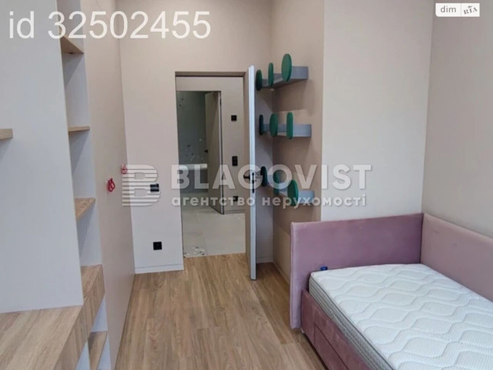 трехэтажный таунхаус, 163 кв. м, кирпич. Продажа в Киеве район Жуляны фото 1 трехэтажный таунхаус, 163 кв. м, кирпич. Продажа в Киеве район Жуляны фото 1