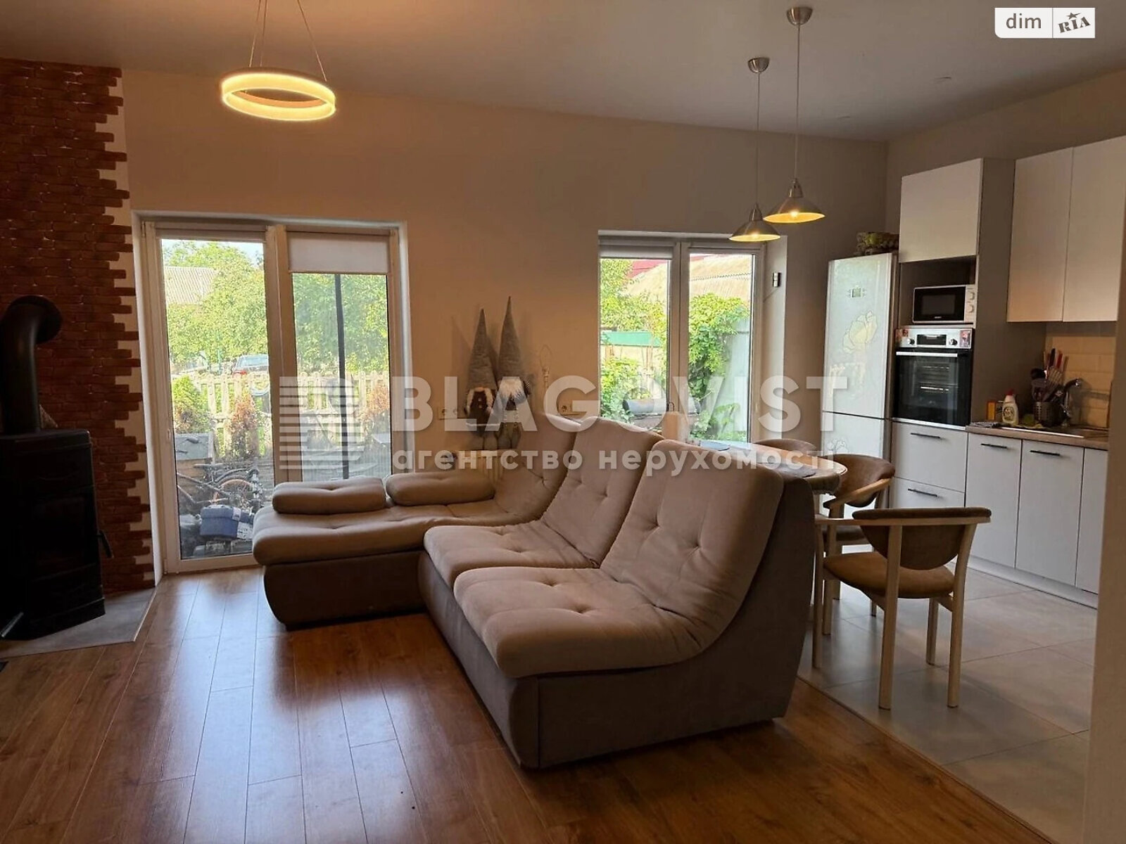 двухэтажный таунхаус, 109.4 кв. м, кирпич. Продажа в Киеве район Нижние сады фото 1 двухэтажный таунхаус, 109.4 кв. м, кирпич. Продажа в Киеве район Нижние сады фото 1