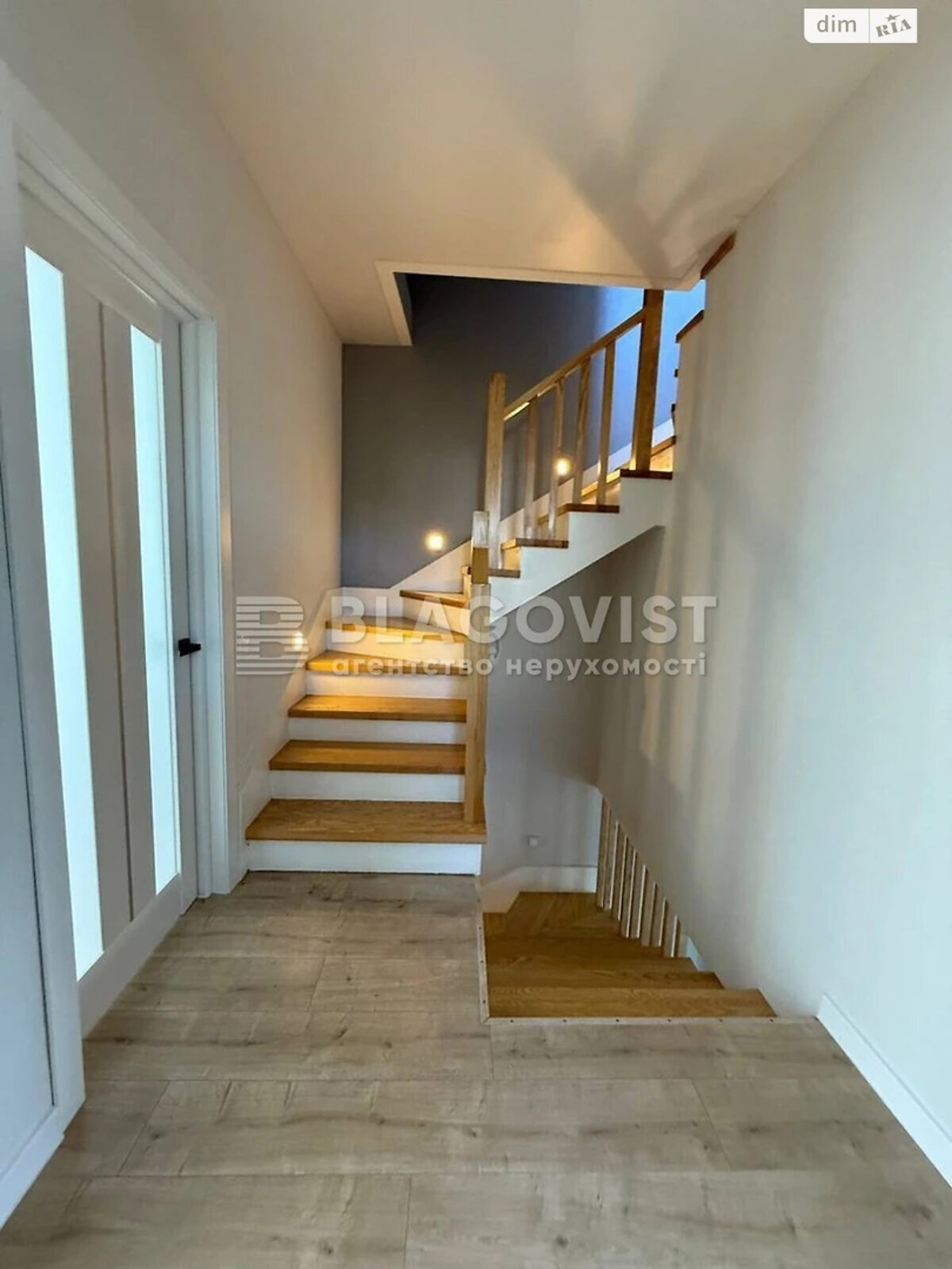 двухэтажный таунхаус, 109.4 кв. м, кирпич. Продажа в Киеве район Нижние сады фото 1 двухэтажный таунхаус, 109.4 кв. м, кирпич. Продажа в Киеве район Нижние сады фото 1