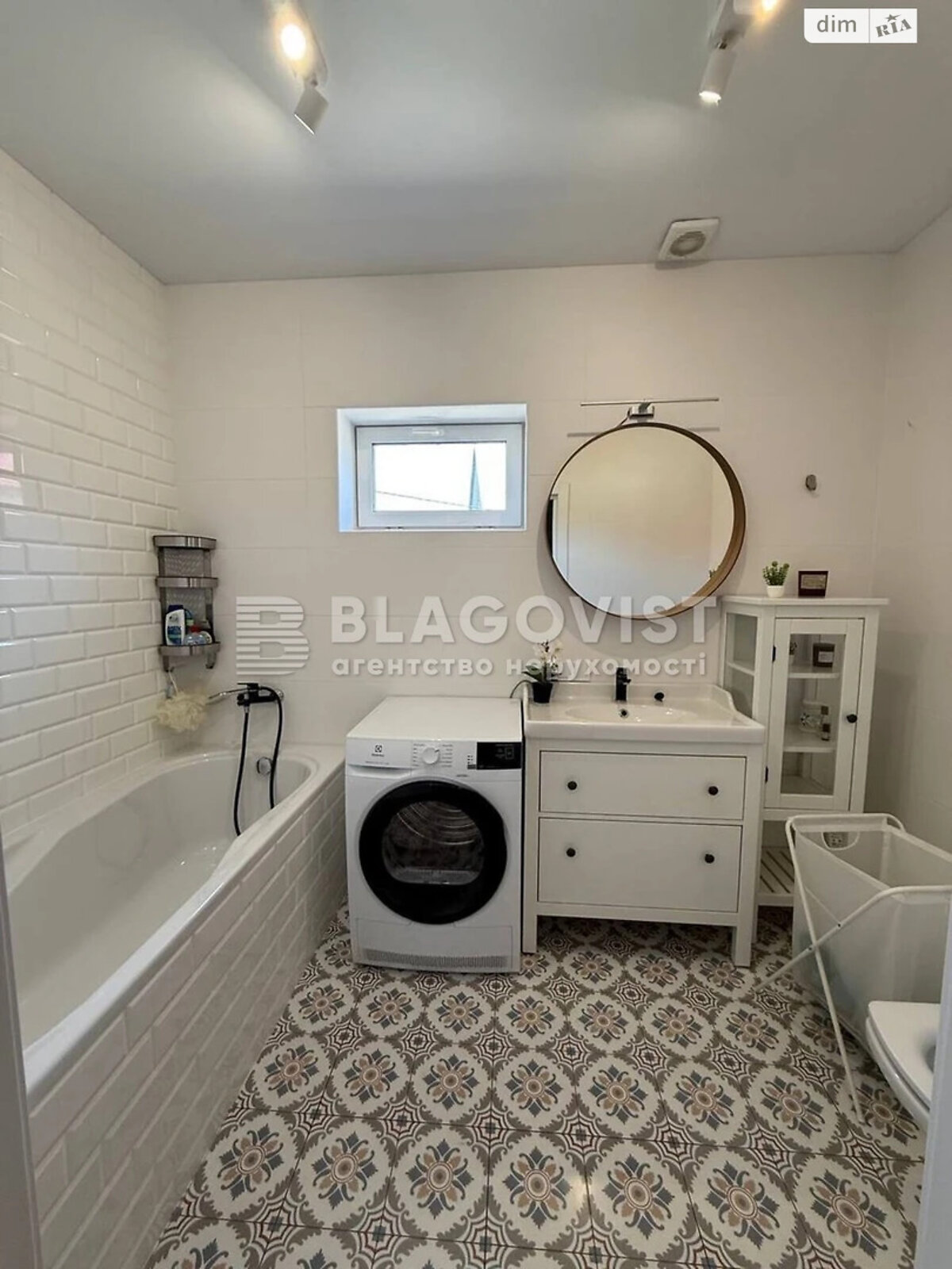 двухэтажный таунхаус, 109.4 кв. м, кирпич. Продажа в Киеве район Нижние сады фото 1 двухэтажный таунхаус, 109.4 кв. м, кирпич. Продажа в Киеве район Нижние сады фото 1