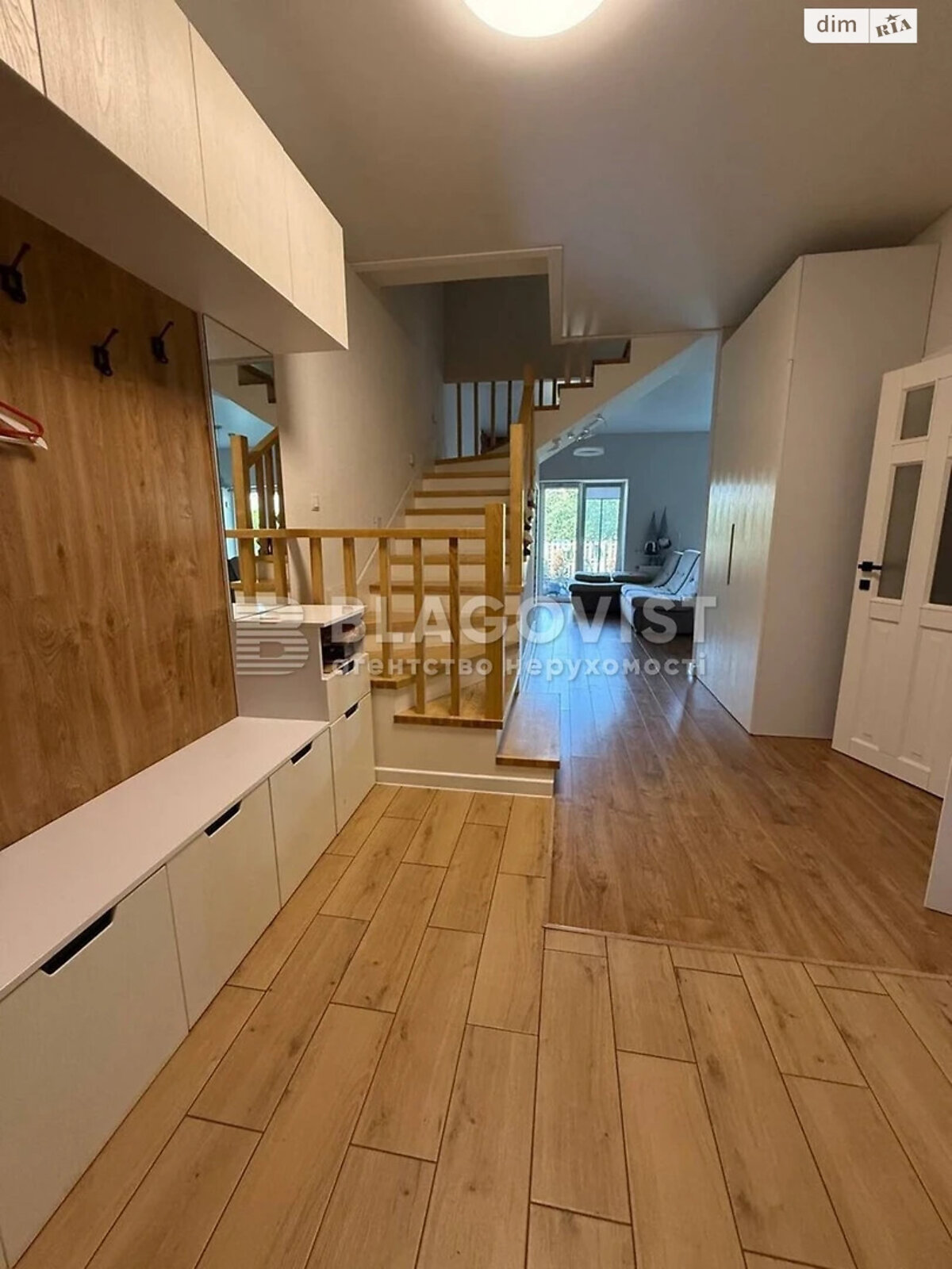 двухэтажный таунхаус, 109.4 кв. м, кирпич. Продажа в Киеве район Нижние сады фото 1 двухэтажный таунхаус, 109.4 кв. м, кирпич. Продажа в Киеве район Нижние сады фото 1