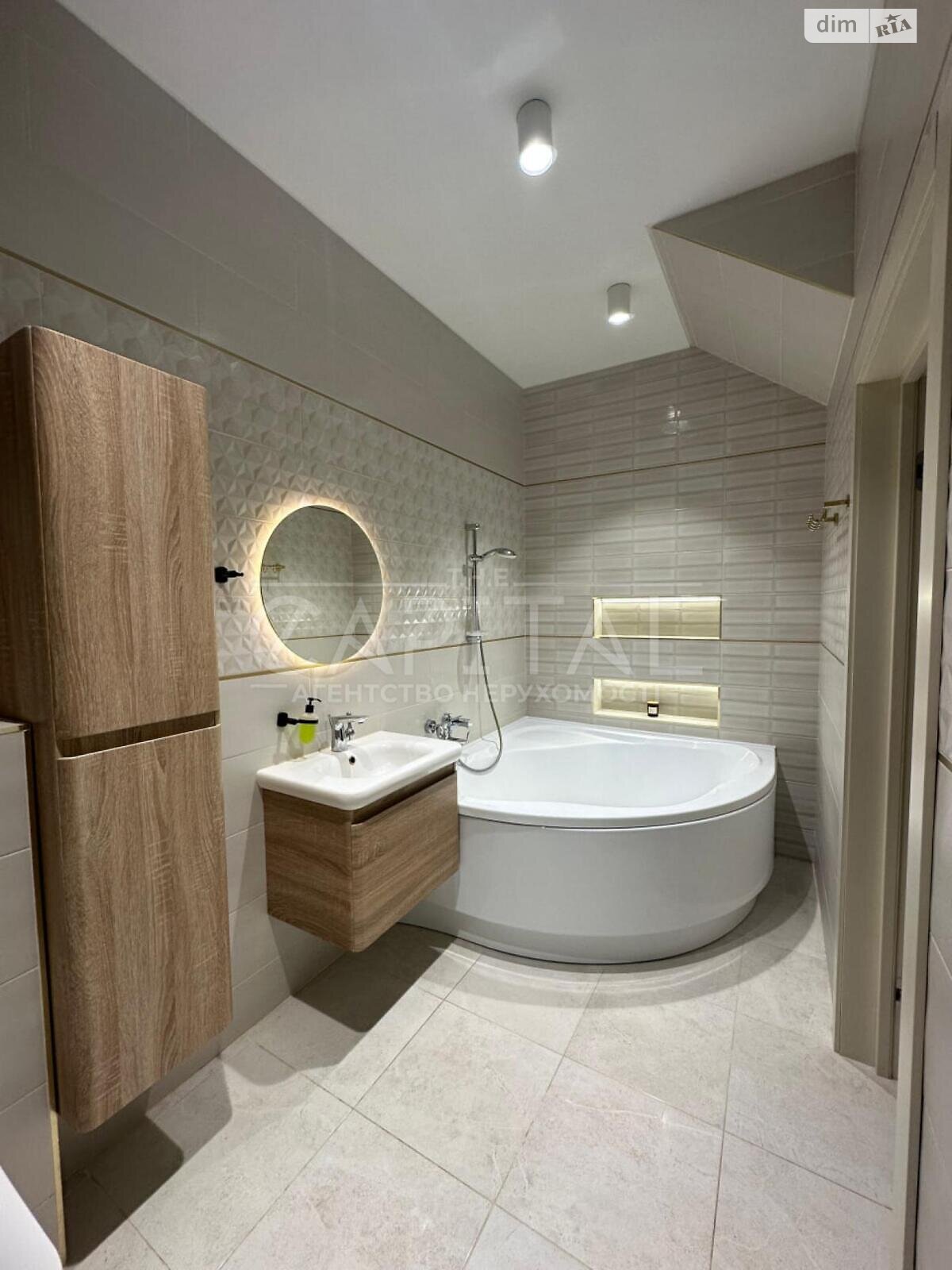 двухэтажный таунхаус, 100 кв. м, кирпич. Продажа в Киеве район Новая Дарница фото 1 двухэтажный таунхаус, 100 кв. м, кирпич. Продажа в Киеве район Новая Дарница фото 1