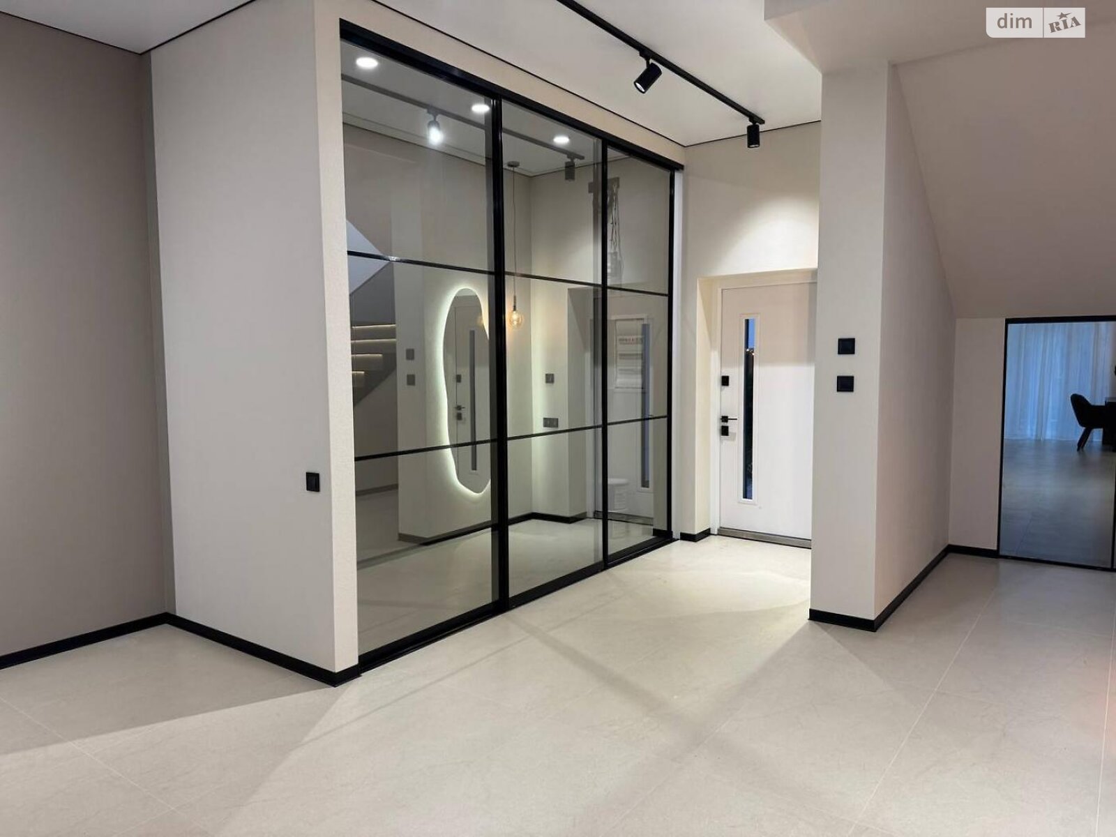 двухэтажный таунхаус, 125 кв. м, кирпич. Продажа в Киеве район Осокорки фото 1 двухэтажный таунхаус, 125 кв. м, кирпич. Продажа в Киеве район Осокорки фото 1