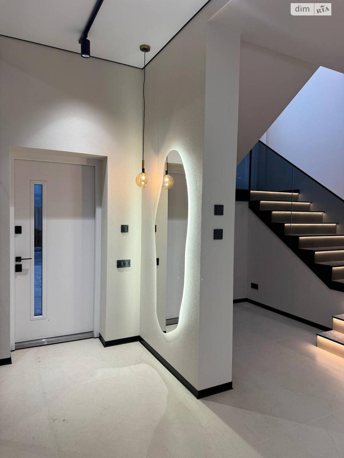 двухэтажный таунхаус, 125 кв. м, кирпич. Продажа в Киеве район Осокорки фото 1 двухэтажный таунхаус, 125 кв. м, кирпич. Продажа в Киеве район Осокорки фото 1