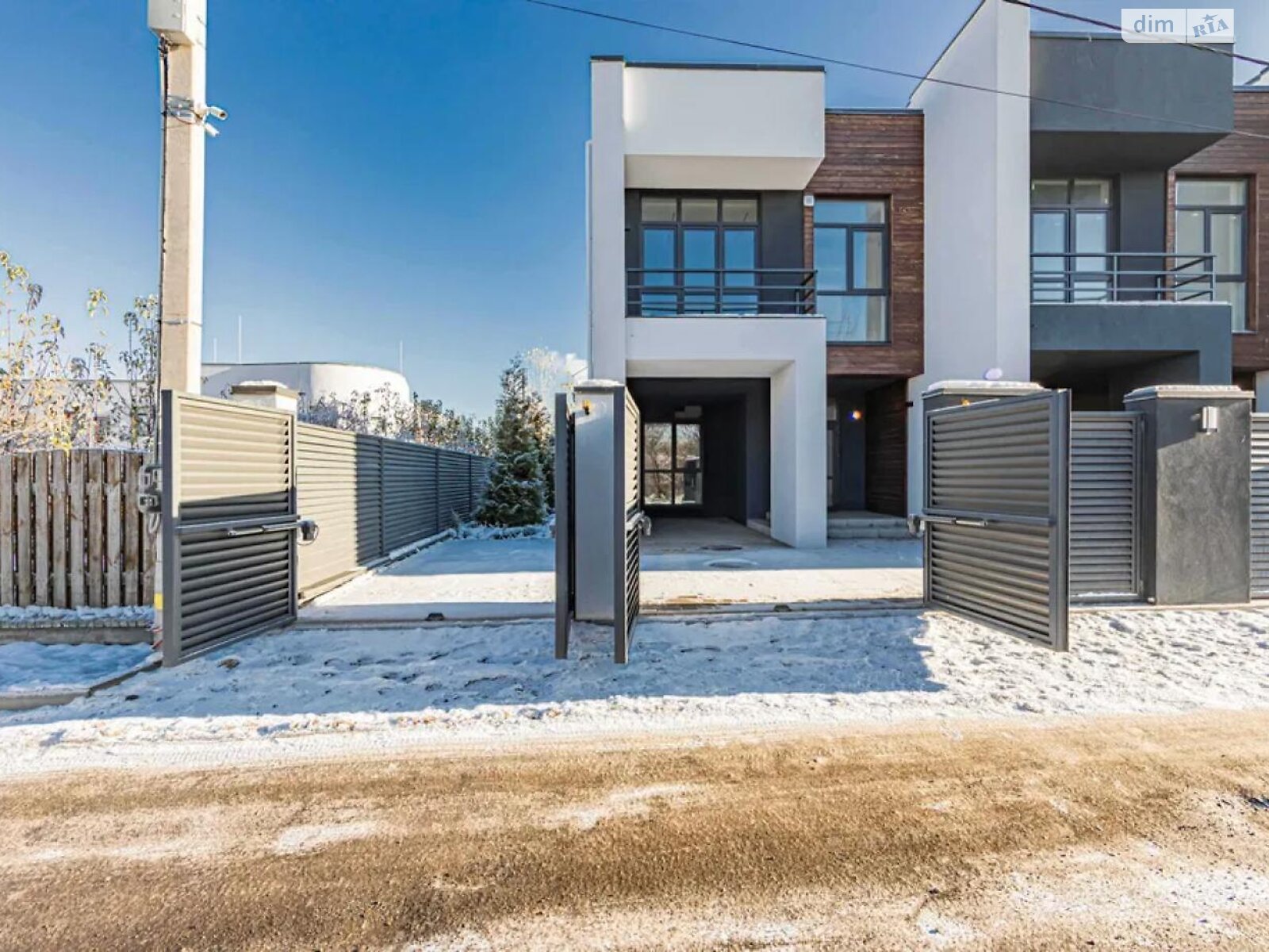 триповерховий таунхаус, 163 кв. м, цегла. Продаж у Києві фото 1 триповерховий таунхаус, 163 кв. м, цегла. Продаж у Києві фото 1