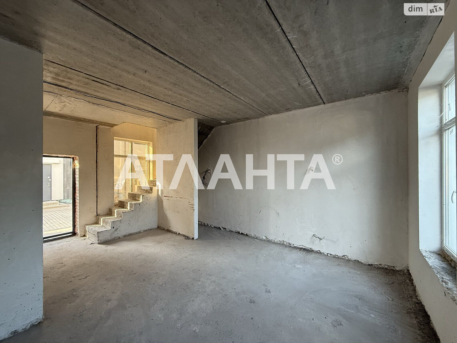 трехэтажный таунхаус, 88 кв. м, газобетон. Продажа в Киеве район Соломенский фото 1 трехэтажный таунхаус, 88 кв. м, газобетон. Продажа в Киеве район Соломенский фото 1