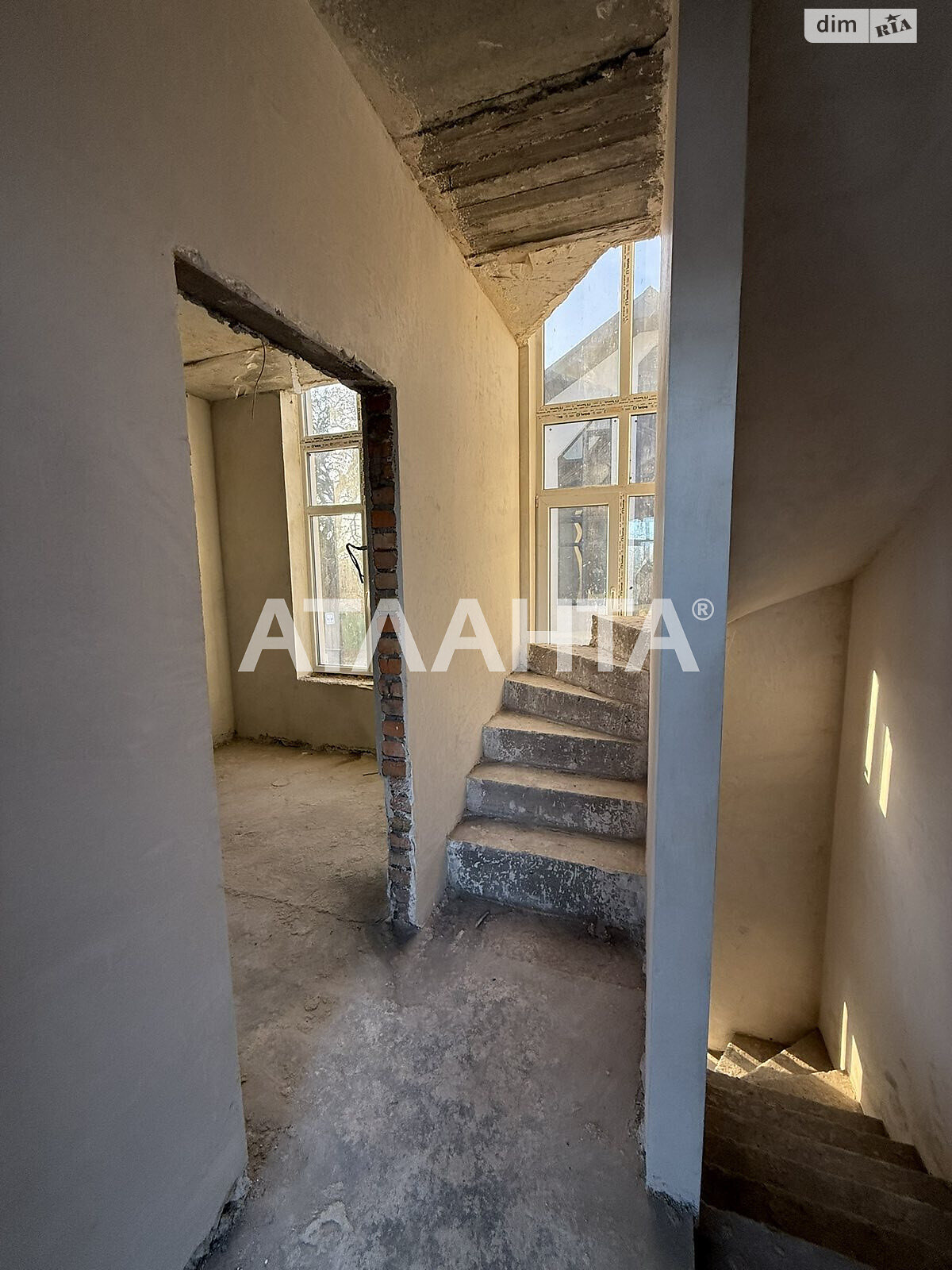 трехэтажный таунхаус, 88 кв. м, газобетон. Продажа в Киеве район Соломенский фото 1 трехэтажный таунхаус, 88 кв. м, газобетон. Продажа в Киеве район Соломенский фото 1