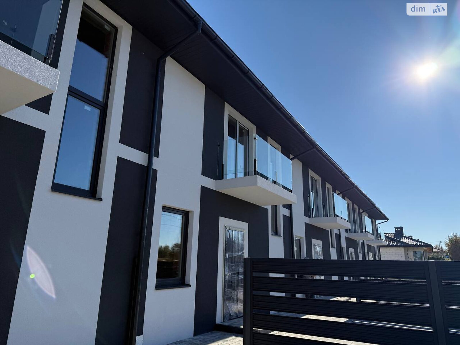 двоповерховий таунхаус, 107 кв. м, кирпич. Продаж у Конопниці фото 1