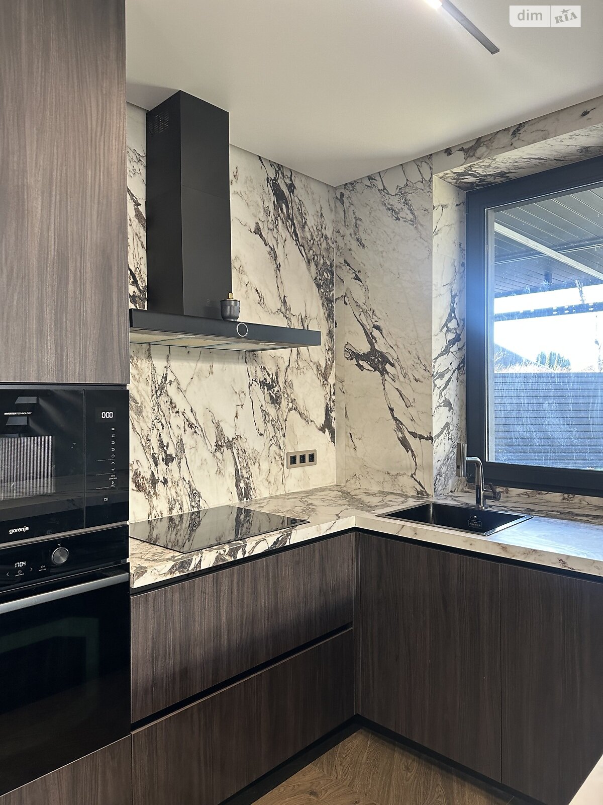 двухэтажный таунхаус, 155 кв. м, кирпич. Продажа в Концове фото 1 двухэтажный таунхаус, 155 кв. м, кирпич. Продажа в Концове фото 1