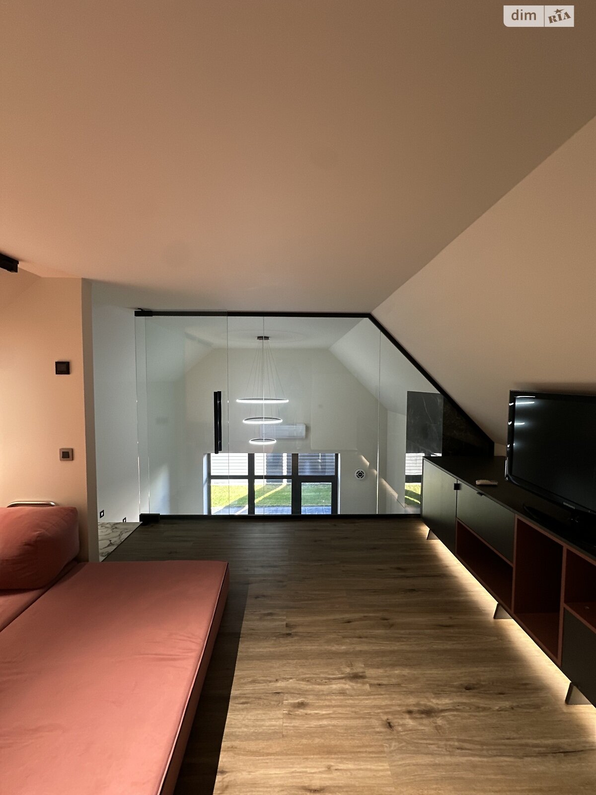 двухэтажный таунхаус, 155 кв. м, кирпич. Продажа в Концове фото 1 двухэтажный таунхаус, 155 кв. м, кирпич. Продажа в Концове фото 1