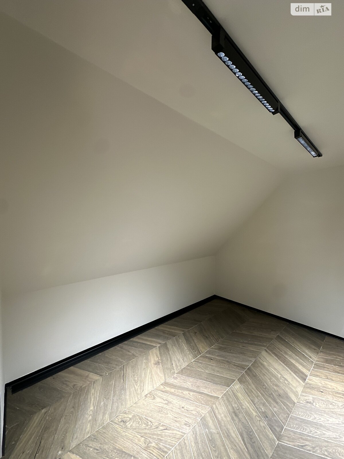 двухэтажный таунхаус, 155 кв. м, кирпич. Продажа в Концове фото 1 двухэтажный таунхаус, 155 кв. м, кирпич. Продажа в Концове фото 1