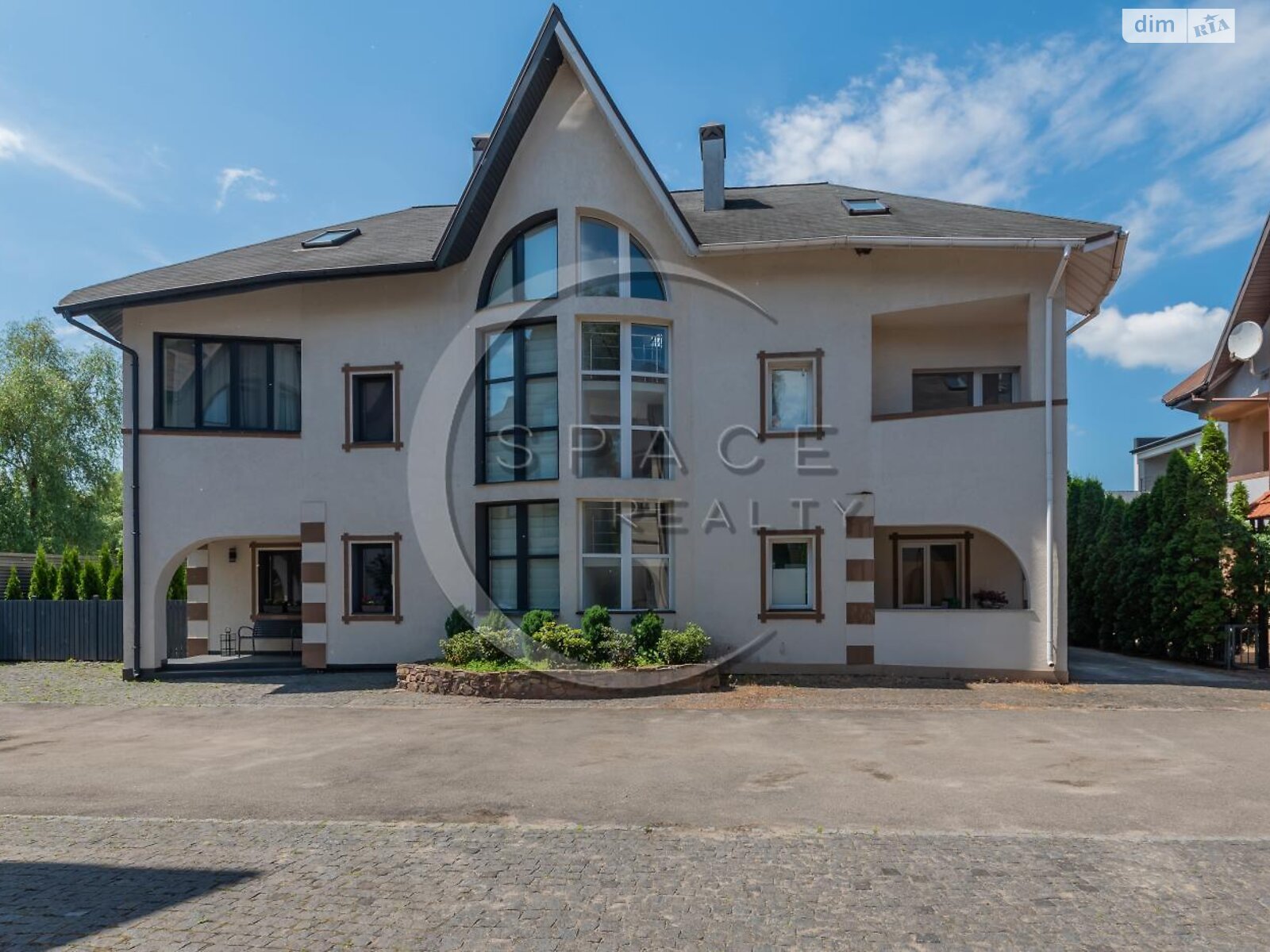 трехэтажный таунхаус, 205 кв. м, кирпич. Продажа в Козине фото 1 трехэтажный таунхаус, 205 кв. м, кирпич. Продажа в Козине фото 1