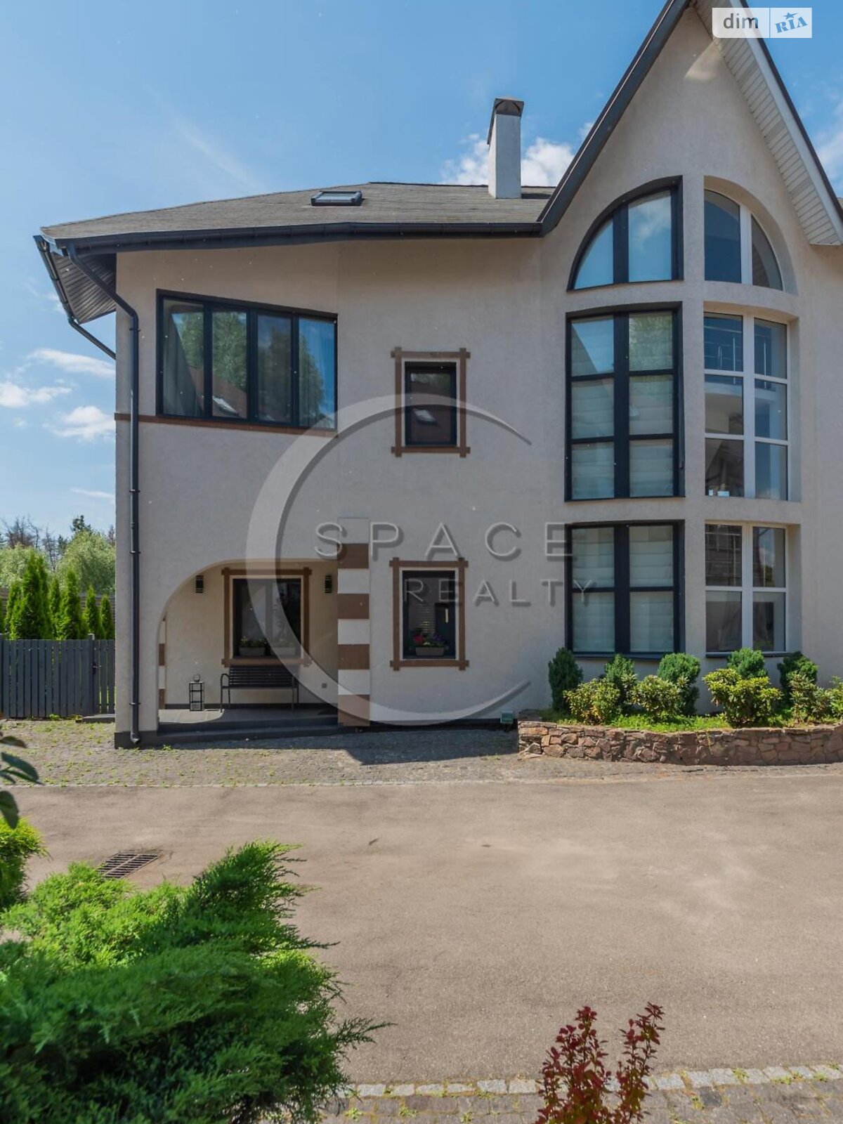 трехэтажный таунхаус, 205 кв. м, кирпич. Продажа в Козине фото 1 трехэтажный таунхаус, 205 кв. м, кирпич. Продажа в Козине фото 1