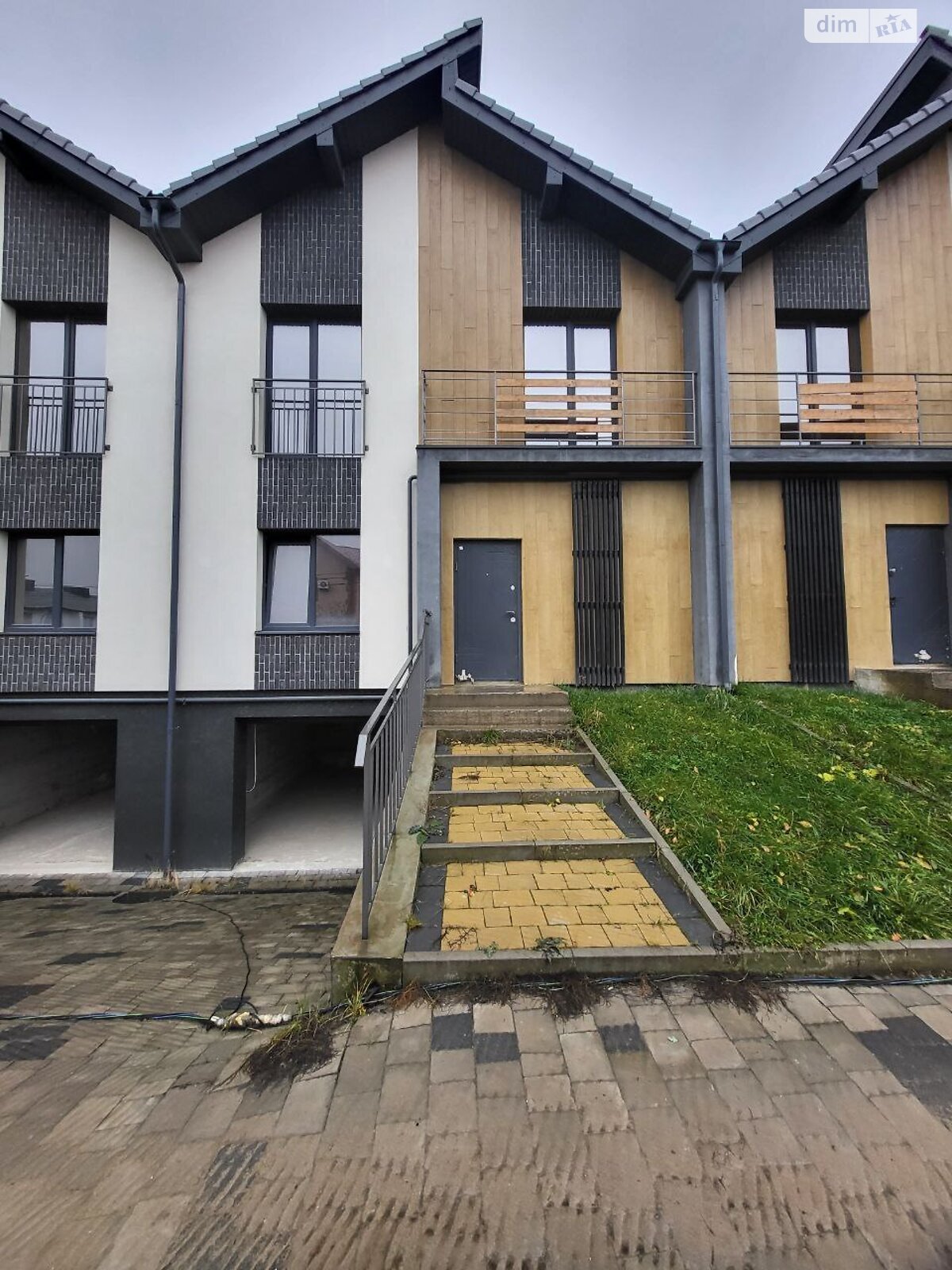 двоповерховий таунхаус, 135 кв. м, цегла. Продаж у Крихівцях фото 1 двоповерховий таунхаус, 135 кв. м, цегла. Продаж у Крихівцях фото 1