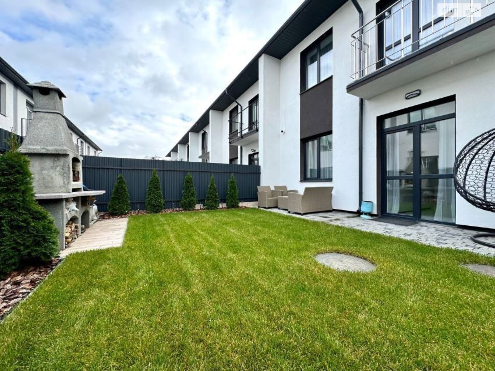 двухэтажный таунхаус, 120 кв. м, кирпич. Продажа в Криховцах фото 1