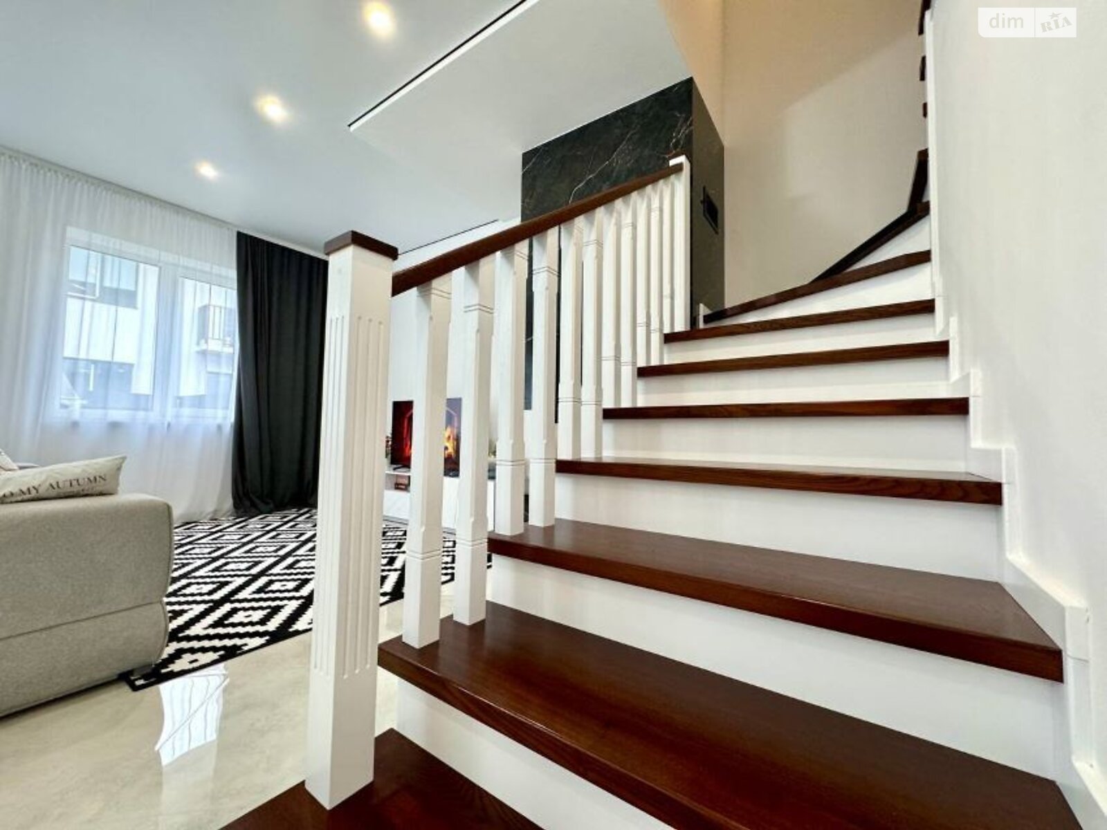 двухэтажный таунхаус, 120 кв. м, кирпич. Продажа в Криховцах фото 1