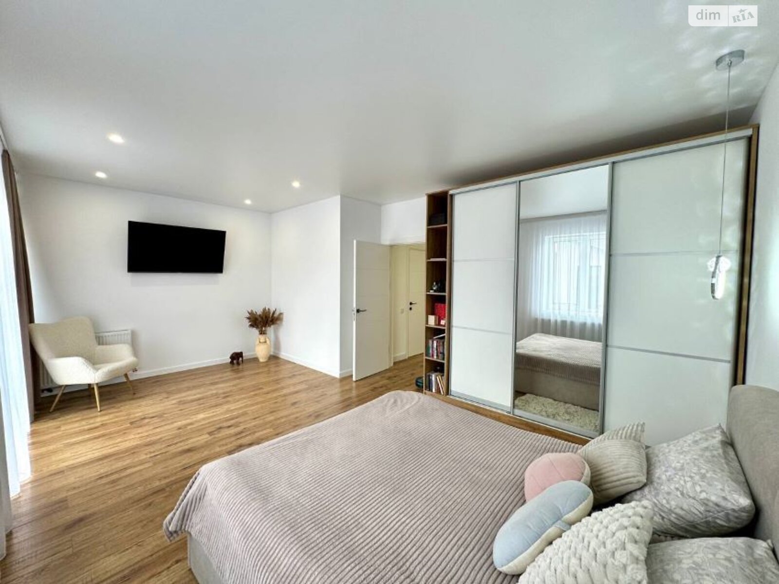 двухэтажный таунхаус, 120 кв. м, кирпич. Продажа в Криховцах фото 1