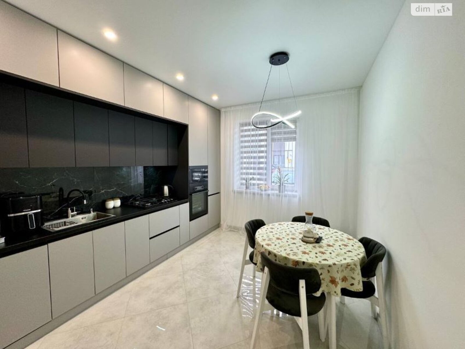 двухэтажный таунхаус, 120 кв. м, кирпич. Продажа в Криховцах фото 1