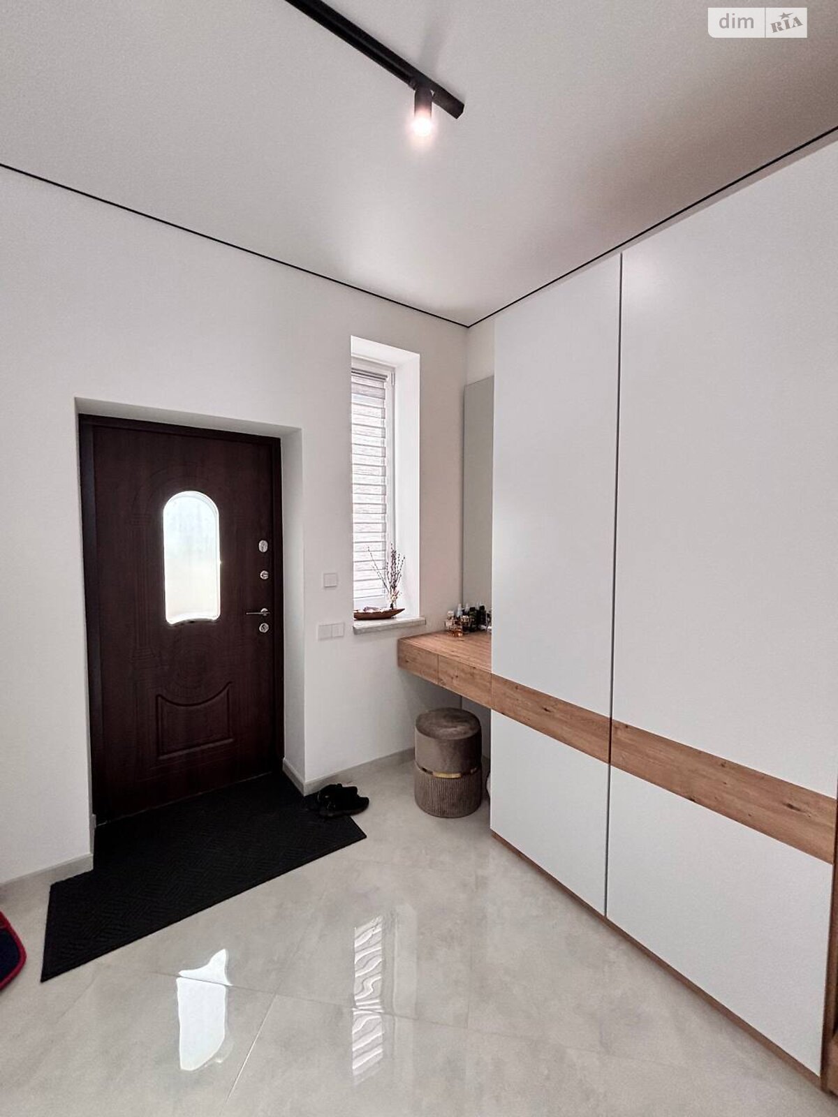 двухэтажный таунхаус, 120 кв. м, кирпич. Продажа в Криховцах фото 1