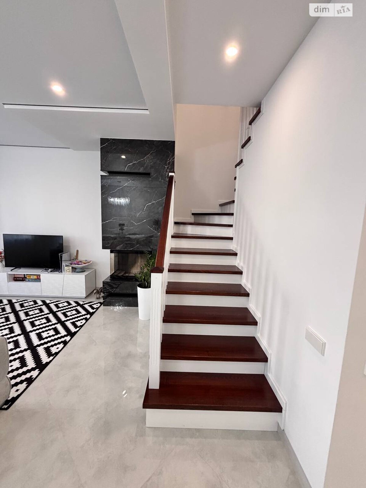 двухэтажный таунхаус, 120 кв. м, кирпич. Продажа в Криховцах фото 1