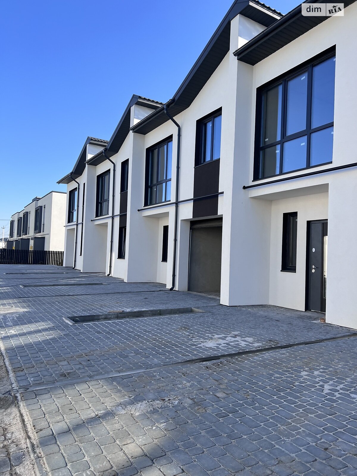 двухэтажный таунхаус, 120 кв. м, кирпич. Продажа в Криховцах фото 1