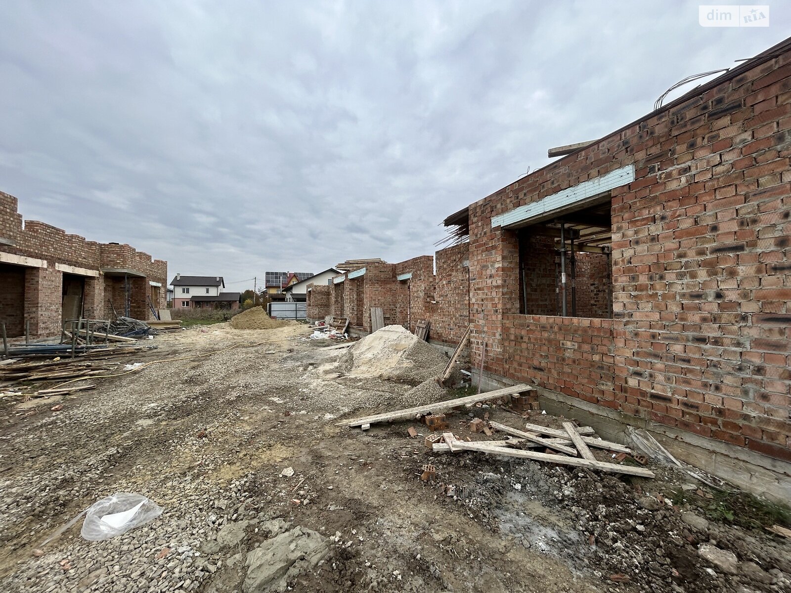 двухэтажный таунхаус, 93.67 кв. м, кирпич. Продажа в Криховцах фото 1 двухэтажный таунхаус, 93.67 кв. м, кирпич. Продажа в Криховцах фото 1