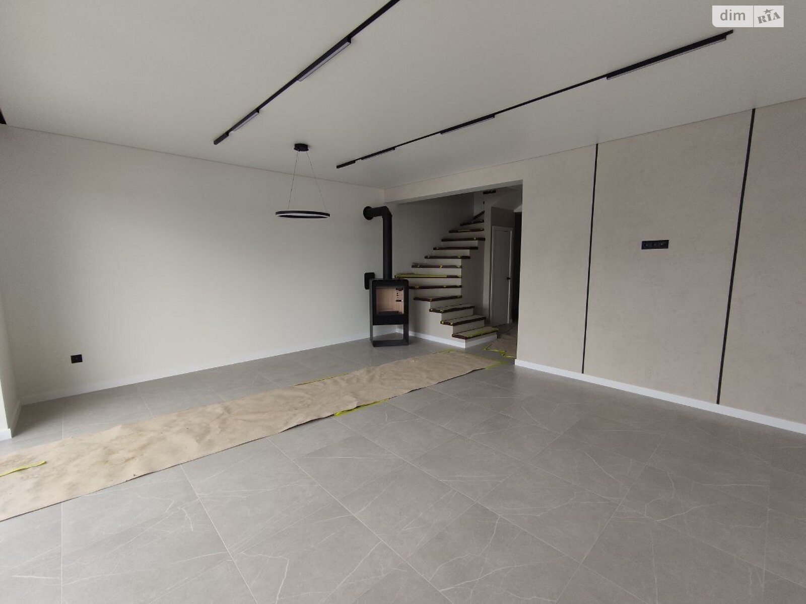 двухэтажный таунхаус, 118 кв. м, кирпич. Продажа в Криховцах фото 1