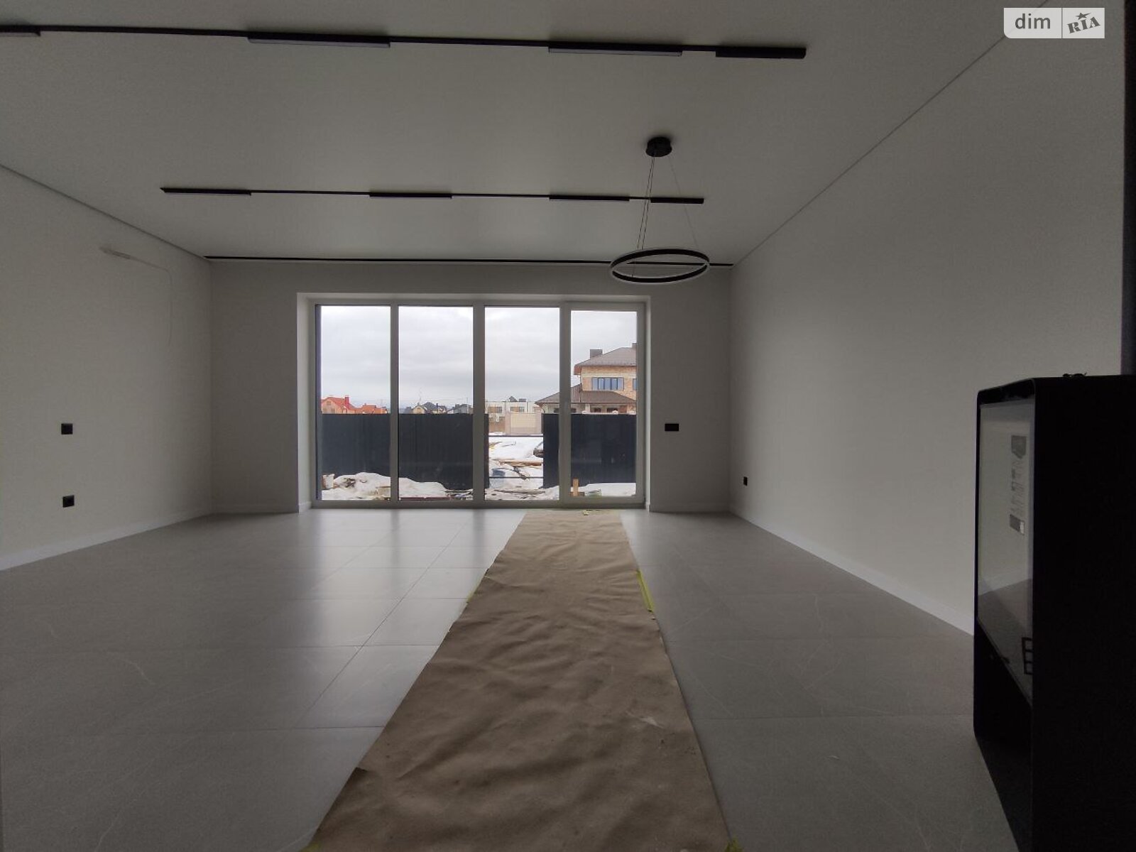 двухэтажный таунхаус, 118 кв. м, кирпич. Продажа в Криховцах фото 1