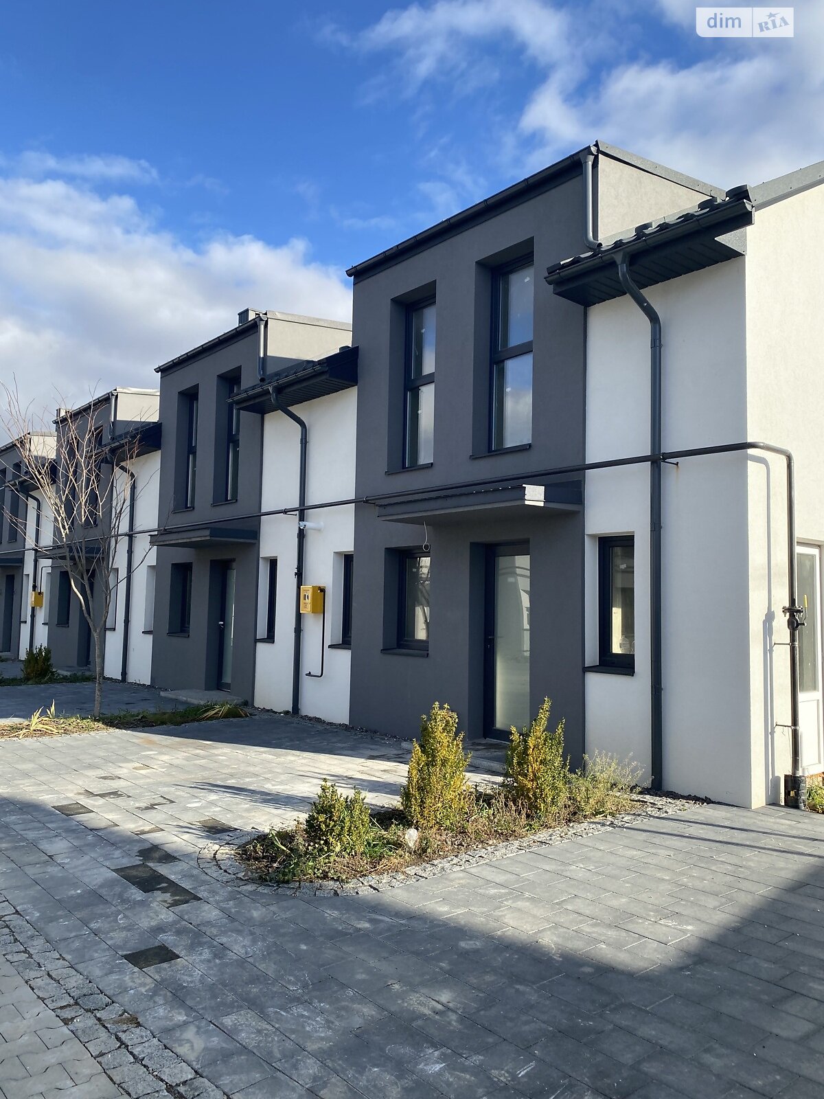 двухэтажный таунхаус, 120 кв. м, кирпич. Продажа в Криховцах фото 1