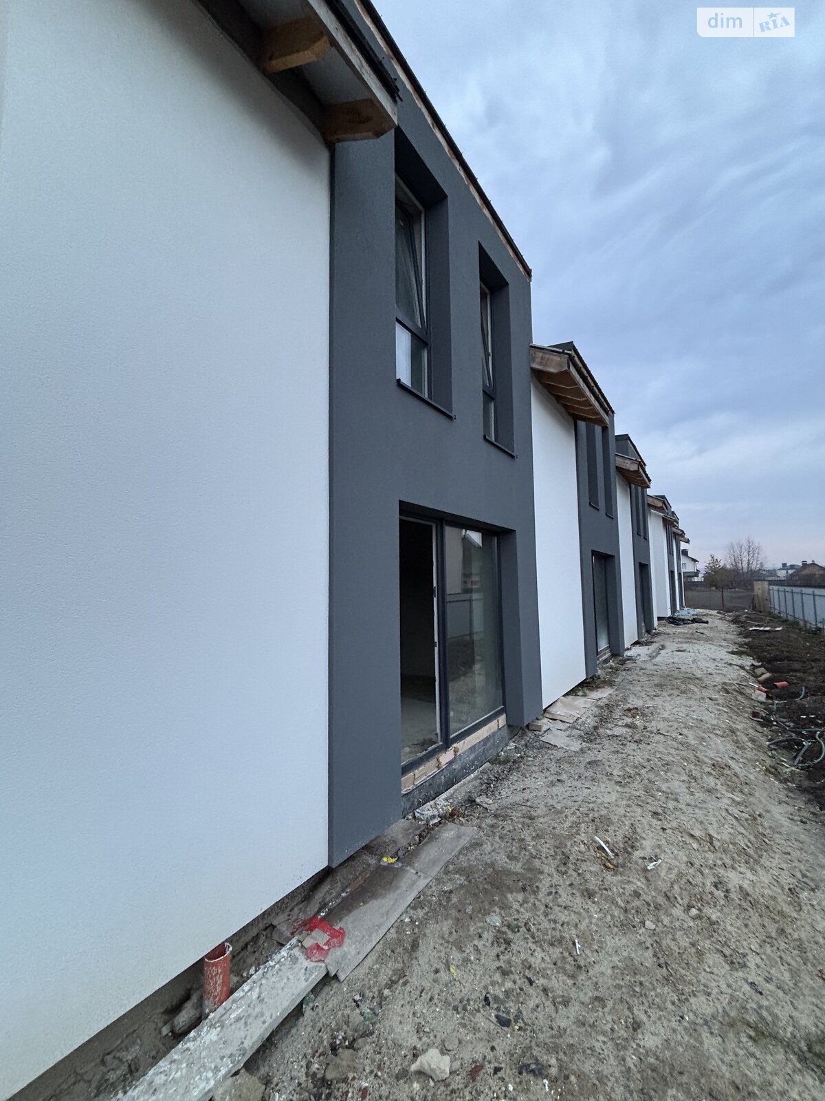 двухэтажный таунхаус, 125 кв. м, кирпич. Продажа в Криховцах фото 1