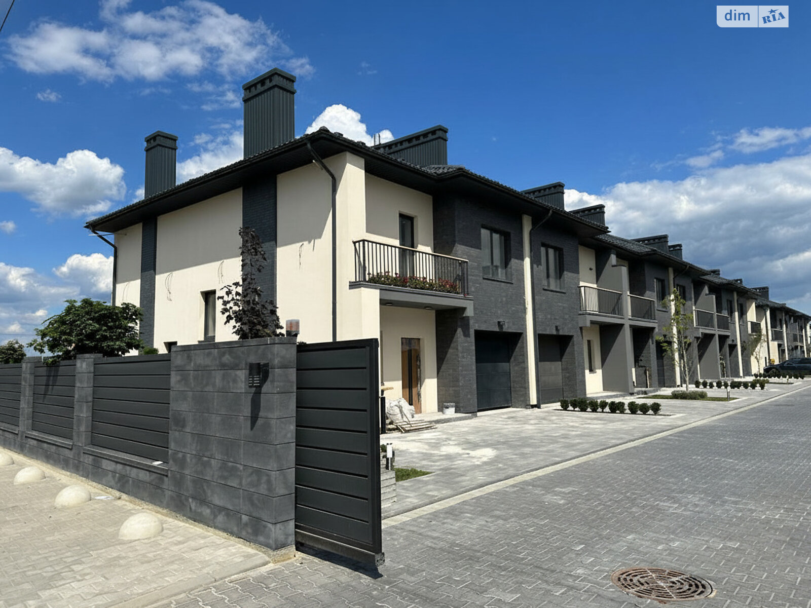 двухэтажный таунхаус, 120 кв. м, кирпич. Продажа в Криховцах фото 1