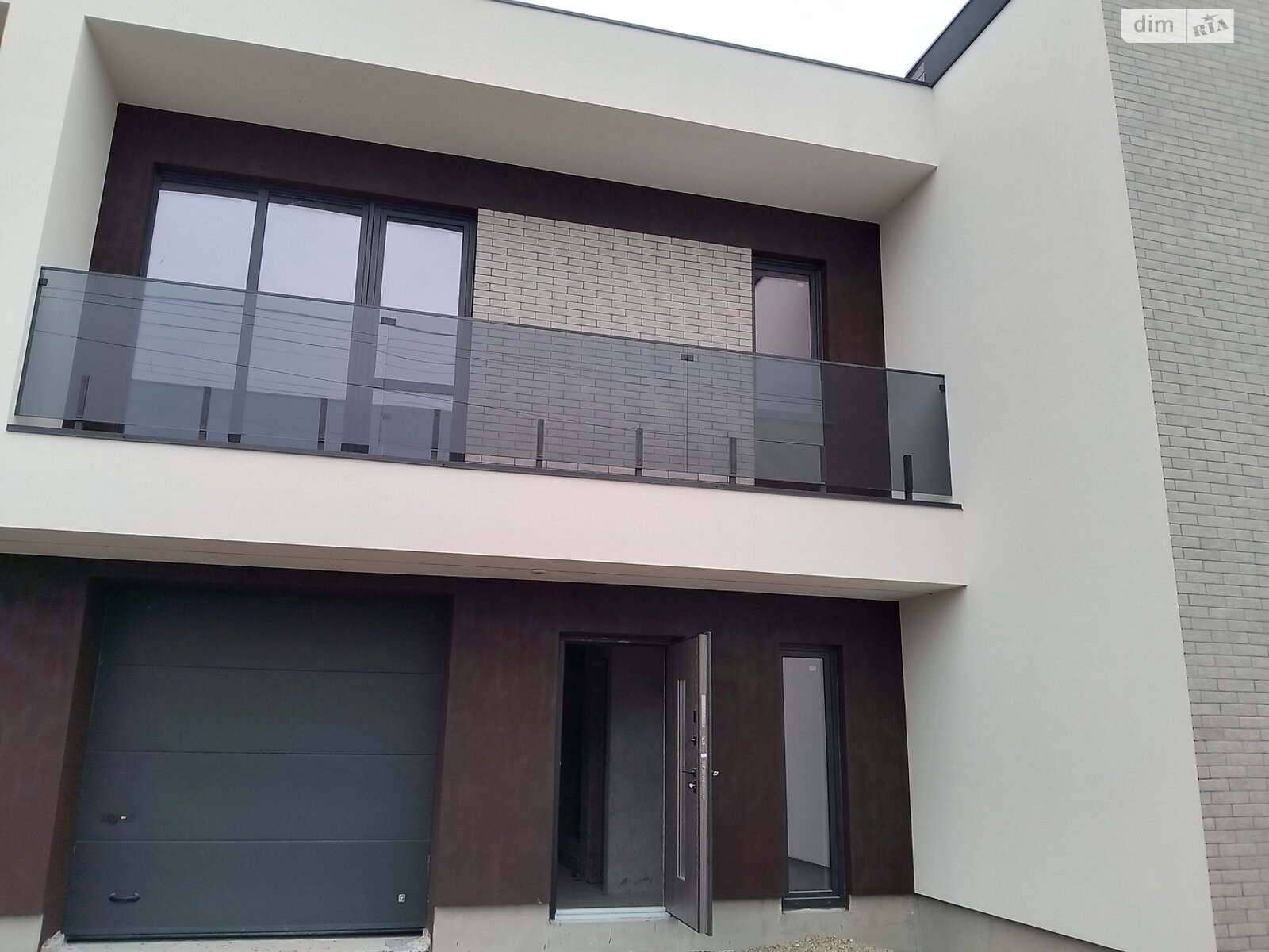 двухэтажный таунхаус, 144 кв. м, кирпич. Продажа в Криховцах фото 1