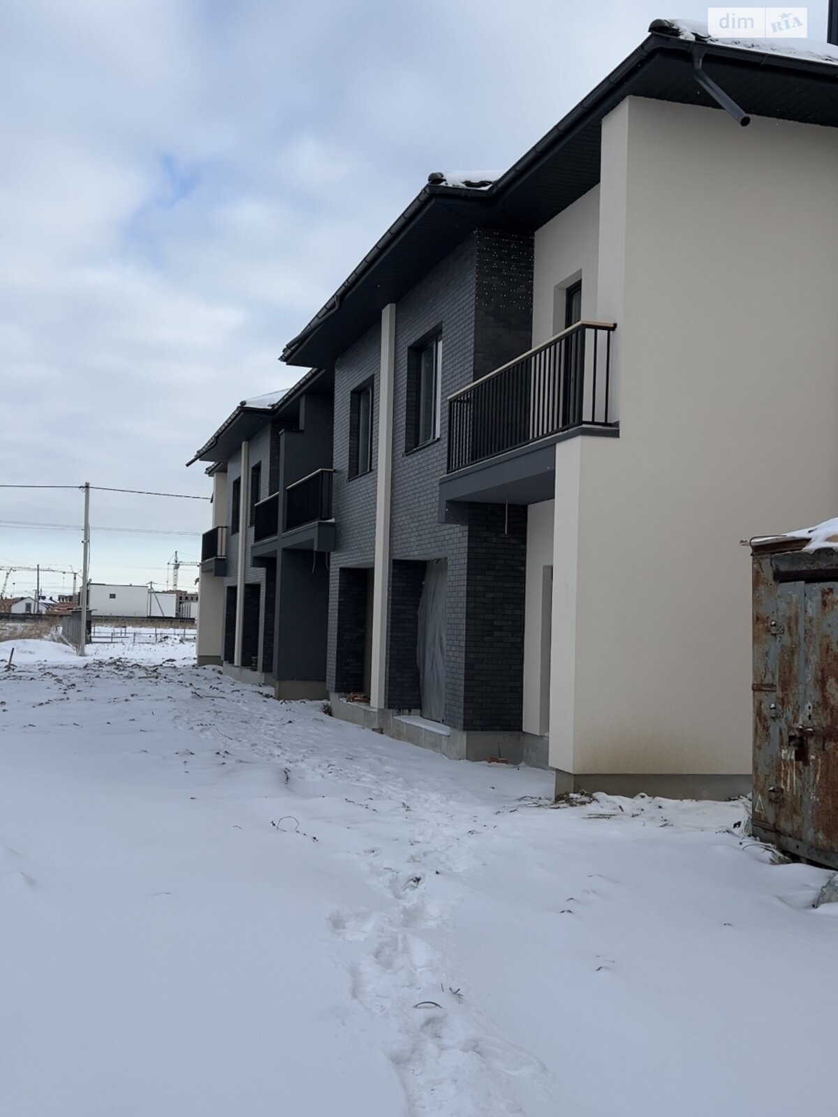 двухэтажный таунхаус, 136 кв. м, кирпич. Продажа в Криховцах фото 1 двухэтажный таунхаус, 136 кв. м, кирпич. Продажа в Криховцах фото 1