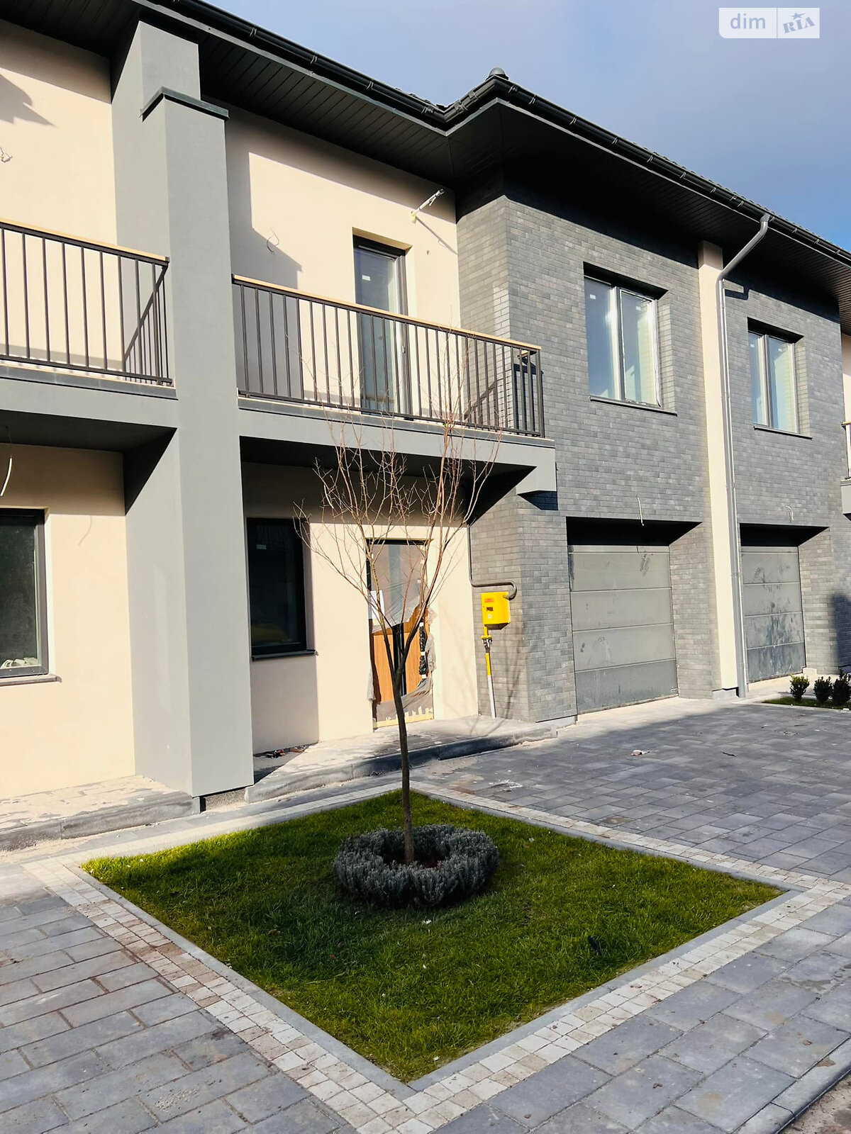 двухэтажный таунхаус, 135.9 кв. м, кирпич. Продажа в Криховцах фото 1 двухэтажный таунхаус, 135.9 кв. м, кирпич. Продажа в Криховцах фото 1