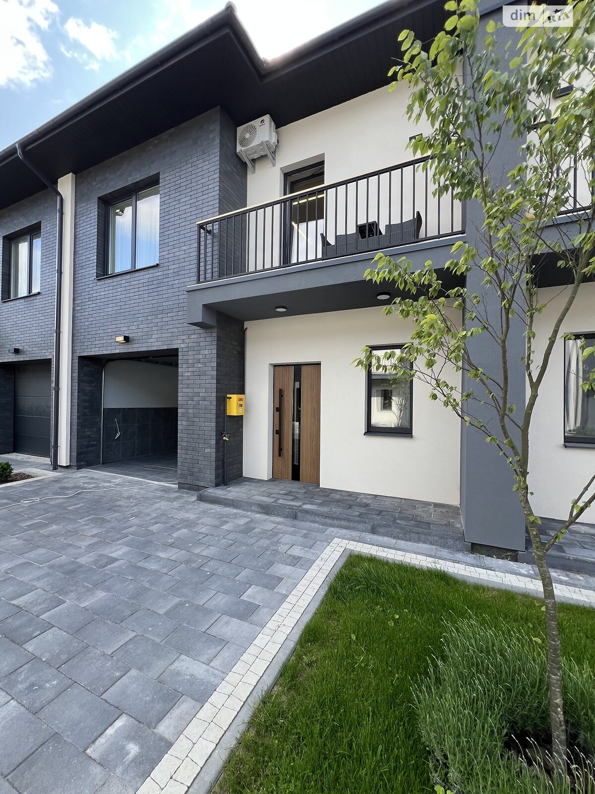 двухэтажный таунхаус, 132.8 кв. м, кирпич. Продажа в Криховцах фото 1 двухэтажный таунхаус, 132.8 кв. м, кирпич. Продажа в Криховцах фото 1