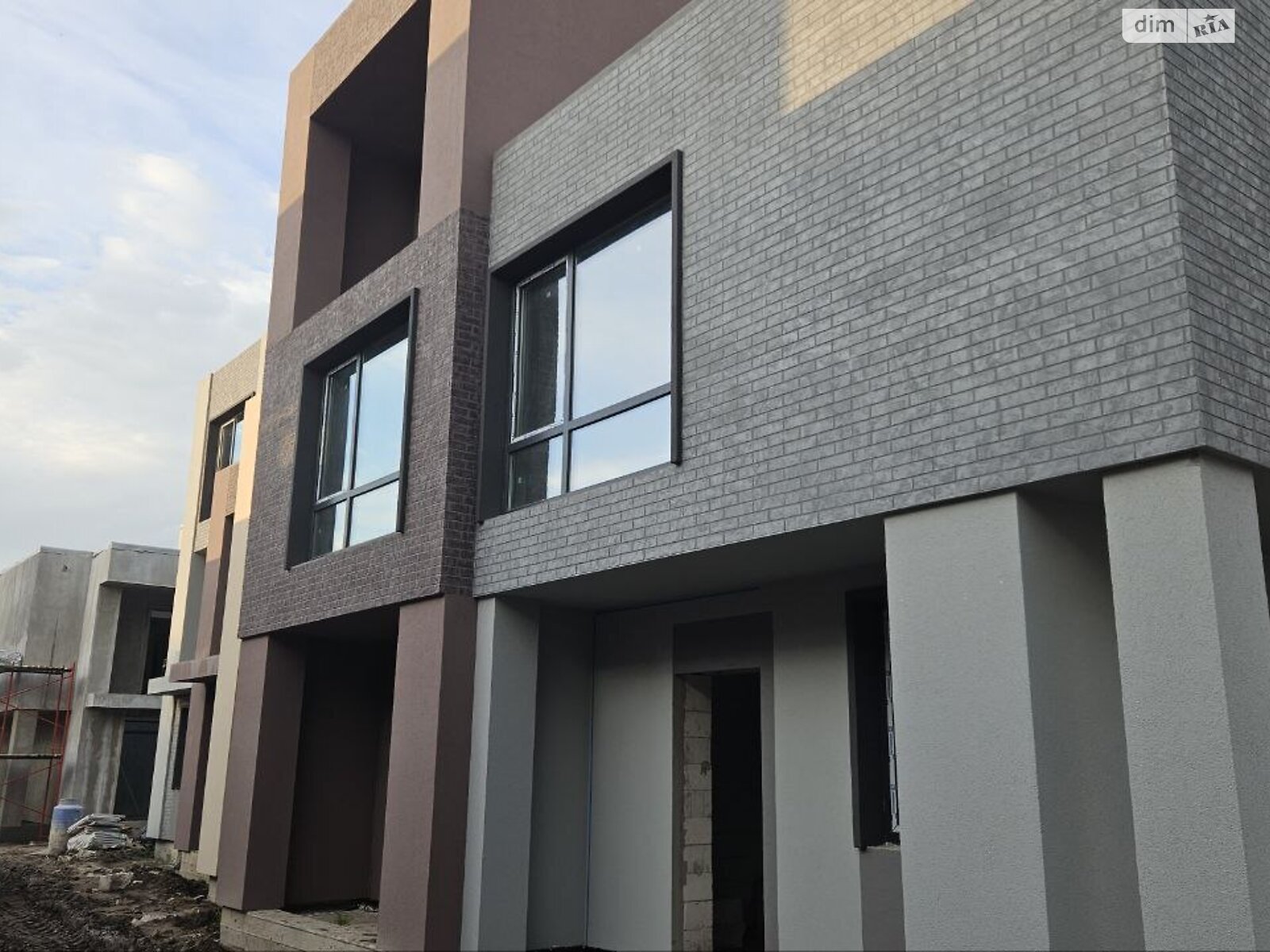 триповерховий таунхаус, 119 кв. м, газобетон. Продаж у Крюківщині фото 1 триповерховий таунхаус, 119 кв. м, газобетон. Продаж у Крюківщині фото 1
